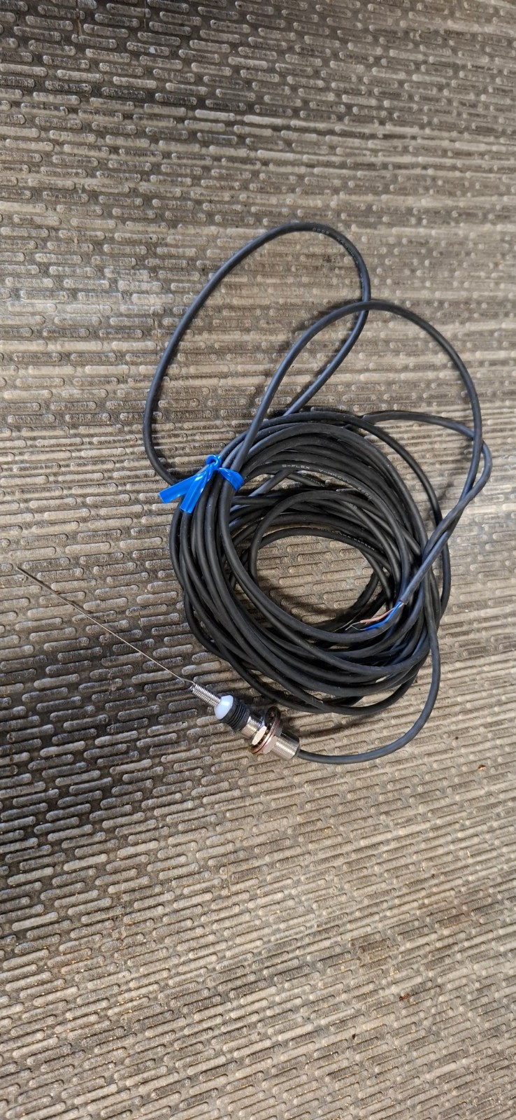 OMRON D5B-1515 D5B1515 (NEW WITHOUT BOX)