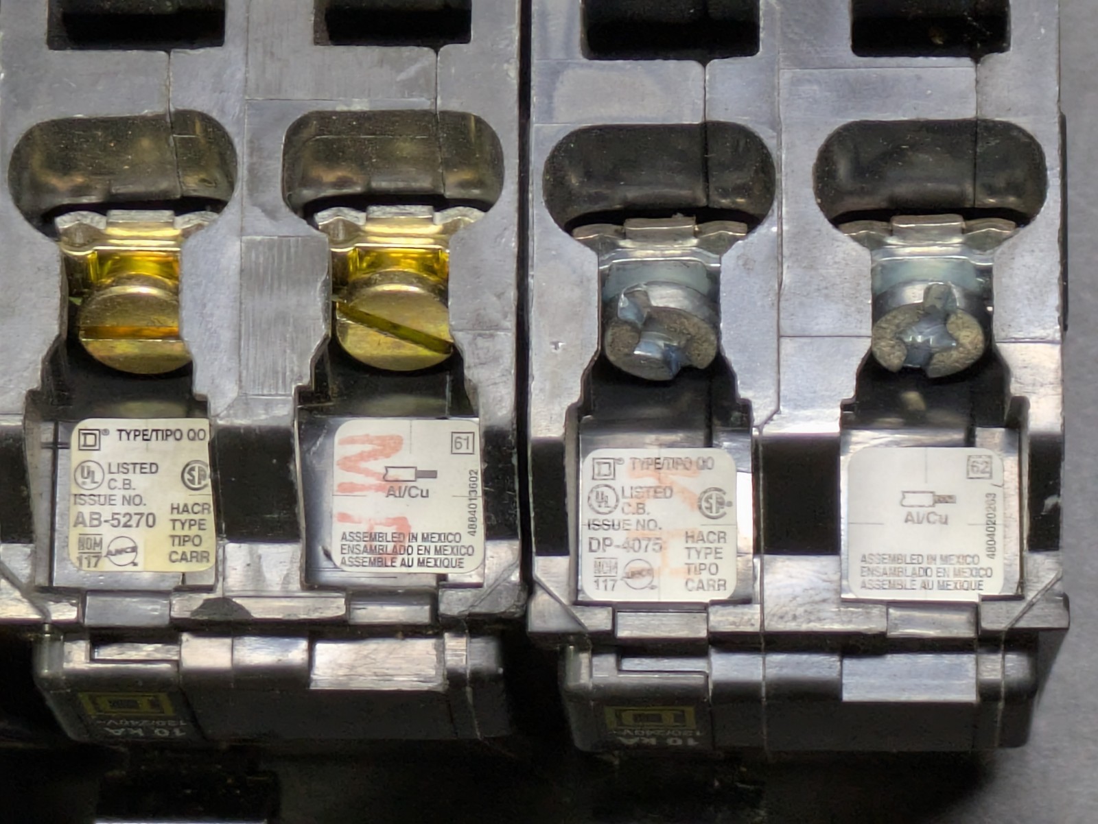QO230 – Square D 30 Amp 2 Pole 120/240V Mini Circuit Breakers – Lot of 3