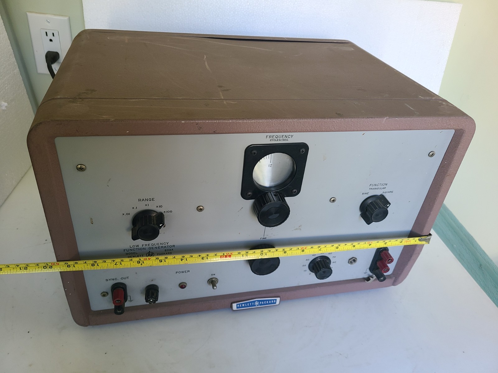 HP 202A Low Frequency Function Generator, Powers Up, Untested