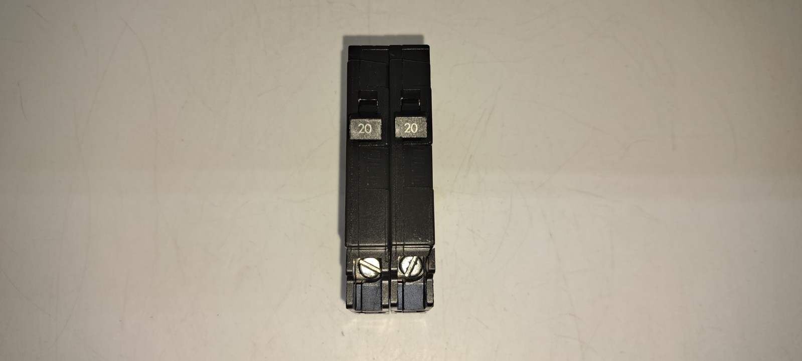 SIEMENS ITE GOULD Q2020 20 Amp Two 1 Pole Circuit Breaker Type QT Q2020