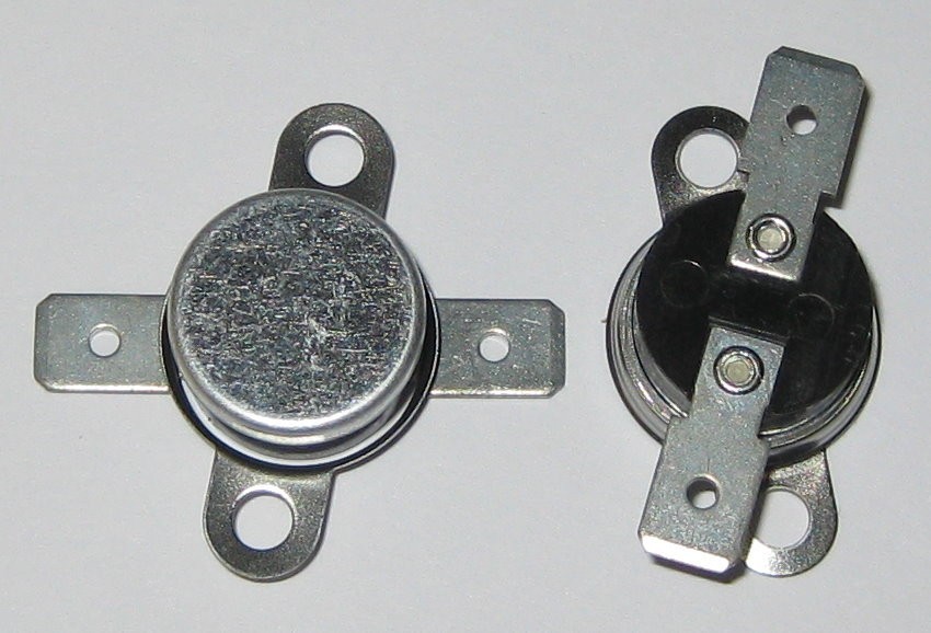 2 X White Rodgers Thermostat – 140 F / 60 C Close on Rise – 1/2″ Bimetal Disc
