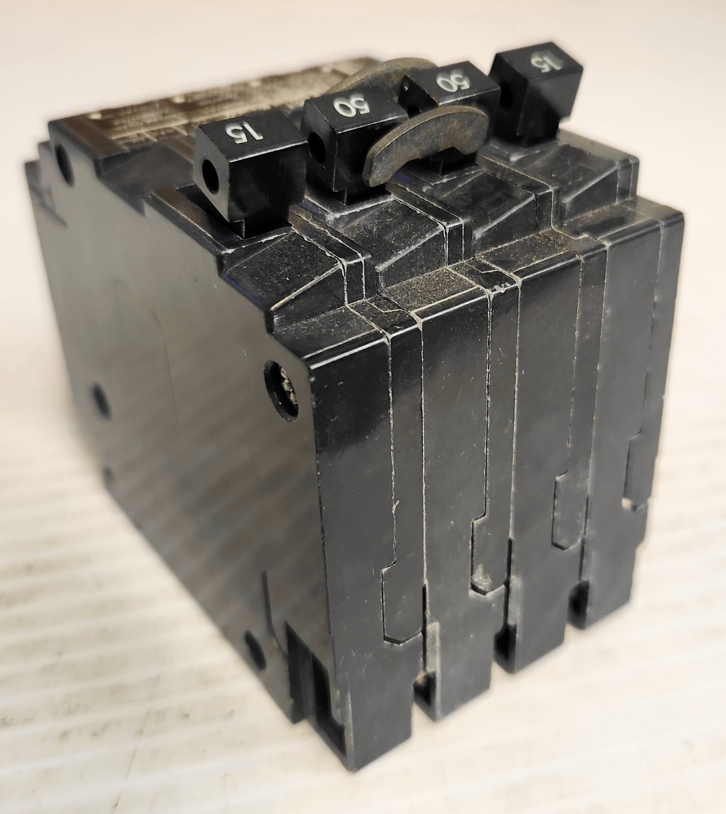 Siemens Q21550CT Circuit Breaker 4P 15-50A Type QT CU/AL 120/240VAC