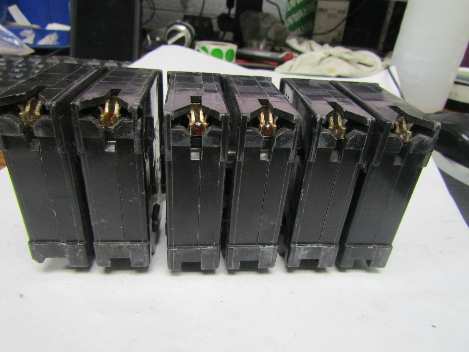 ✌️3) NEW SQUARE D HOM230 30AMP 2POLE 240 VOLT CIRCUIT BREAKER TYPE HOM LOT OF 3