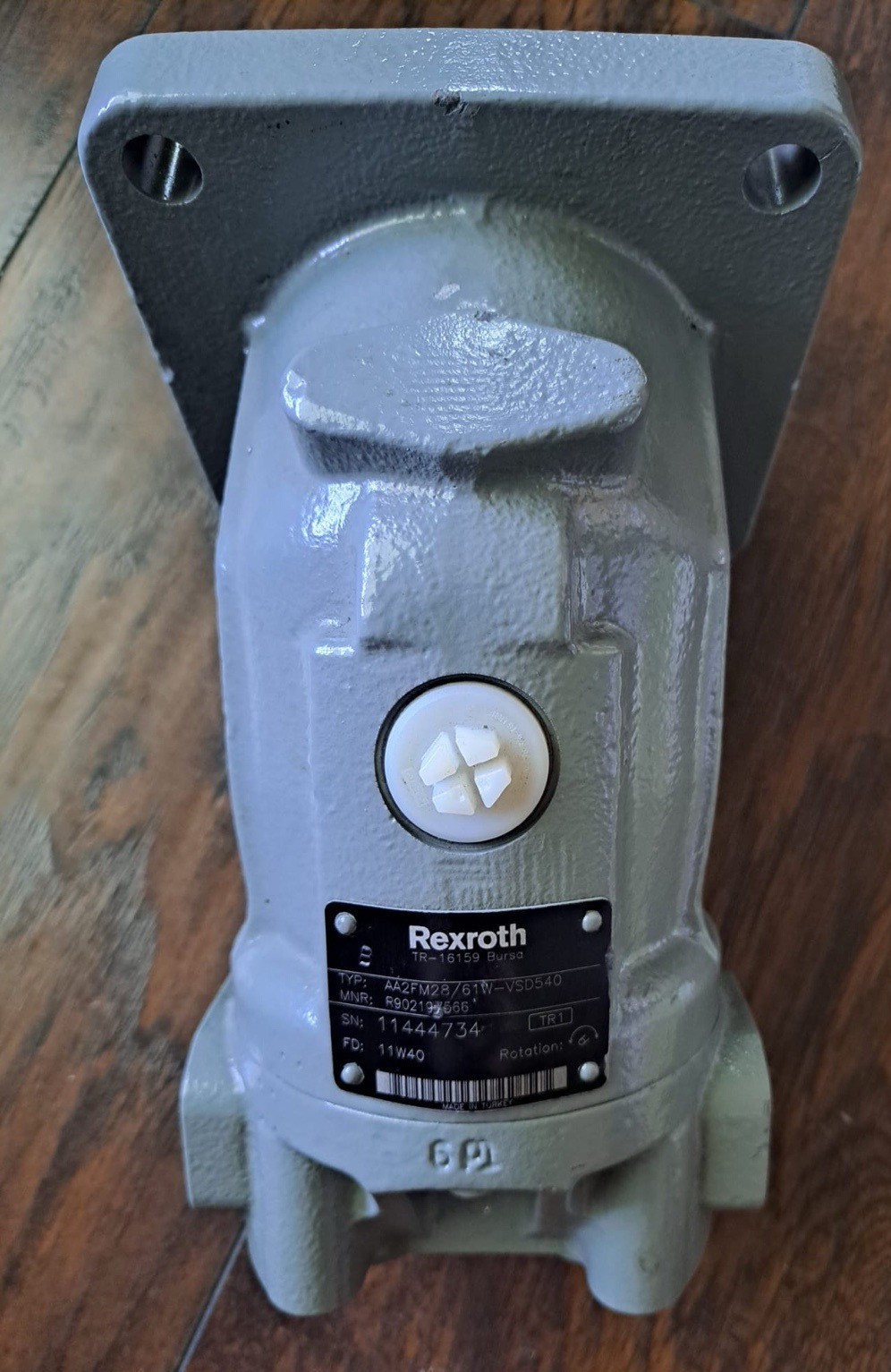 New Rexroth Axial Piston Fixed Motor AA2FM28/61W-VSD540 R902197566 NextDay Air