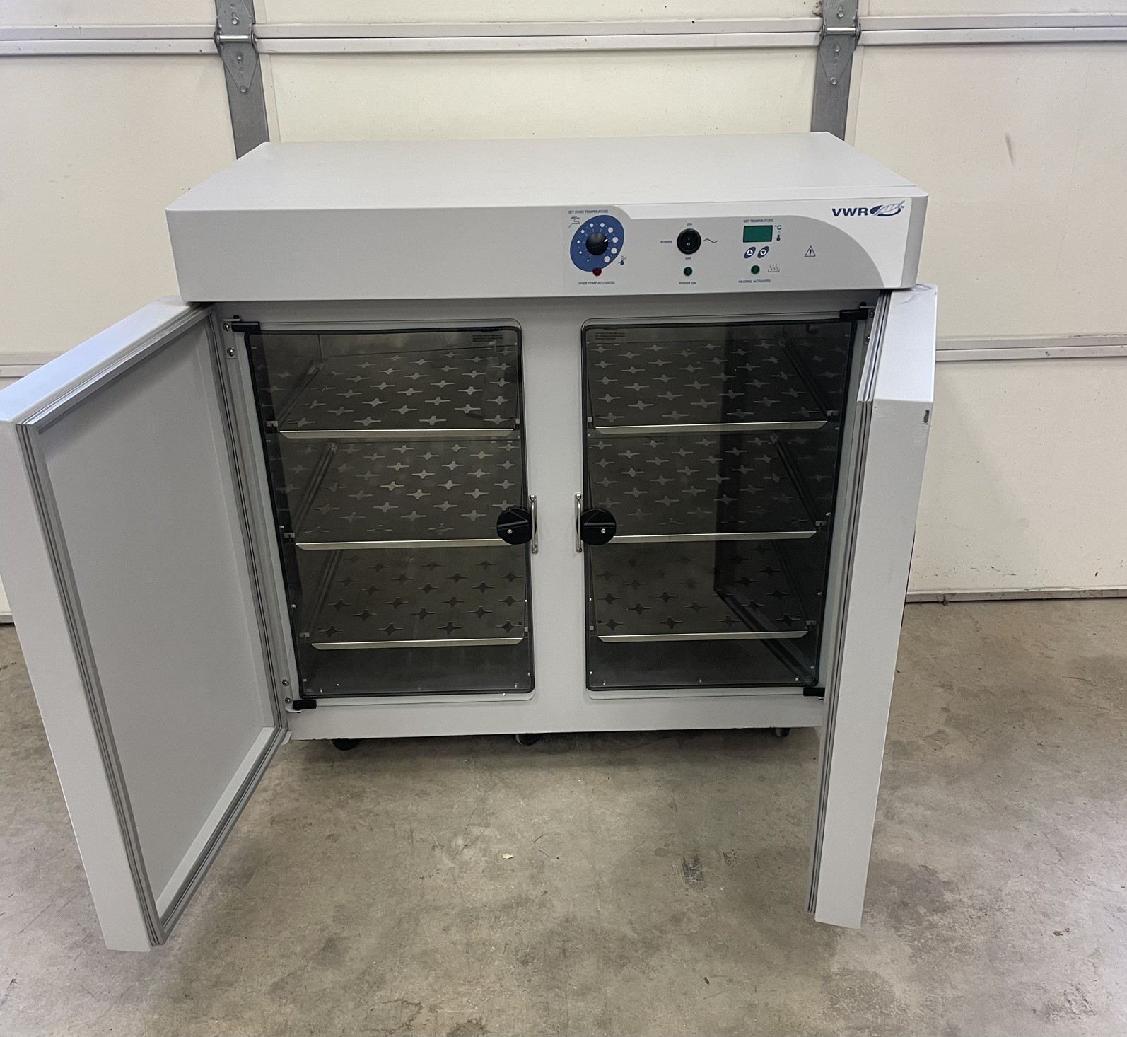 VWR 1555 General Purpose Dual Door 11.3 cu. ft Incubator 115VAC *Tested*