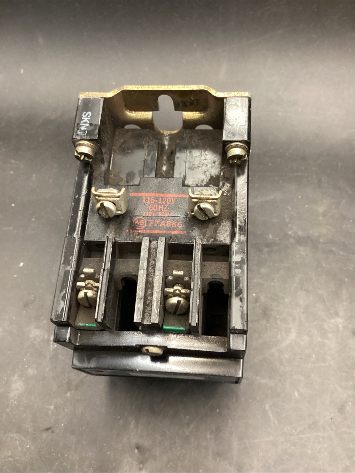 Allen Bradley 700-R000A1 /B Electrically Held Relay W/ 77AB86 COIL 115-120V Used