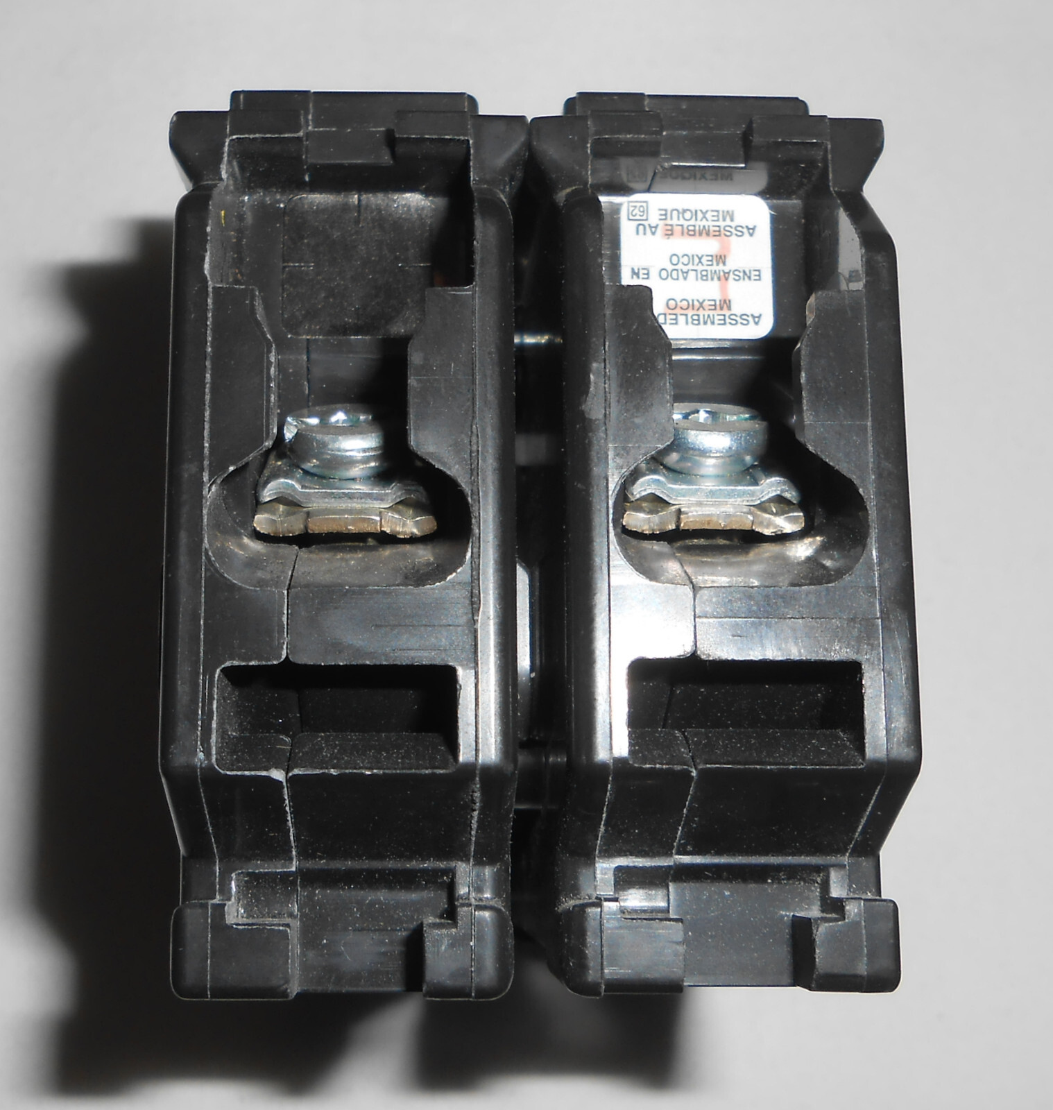 New HOM225 Square D 2-Pole 25 Amp Circuit Breaker Type HOM 120/240V DP-4075