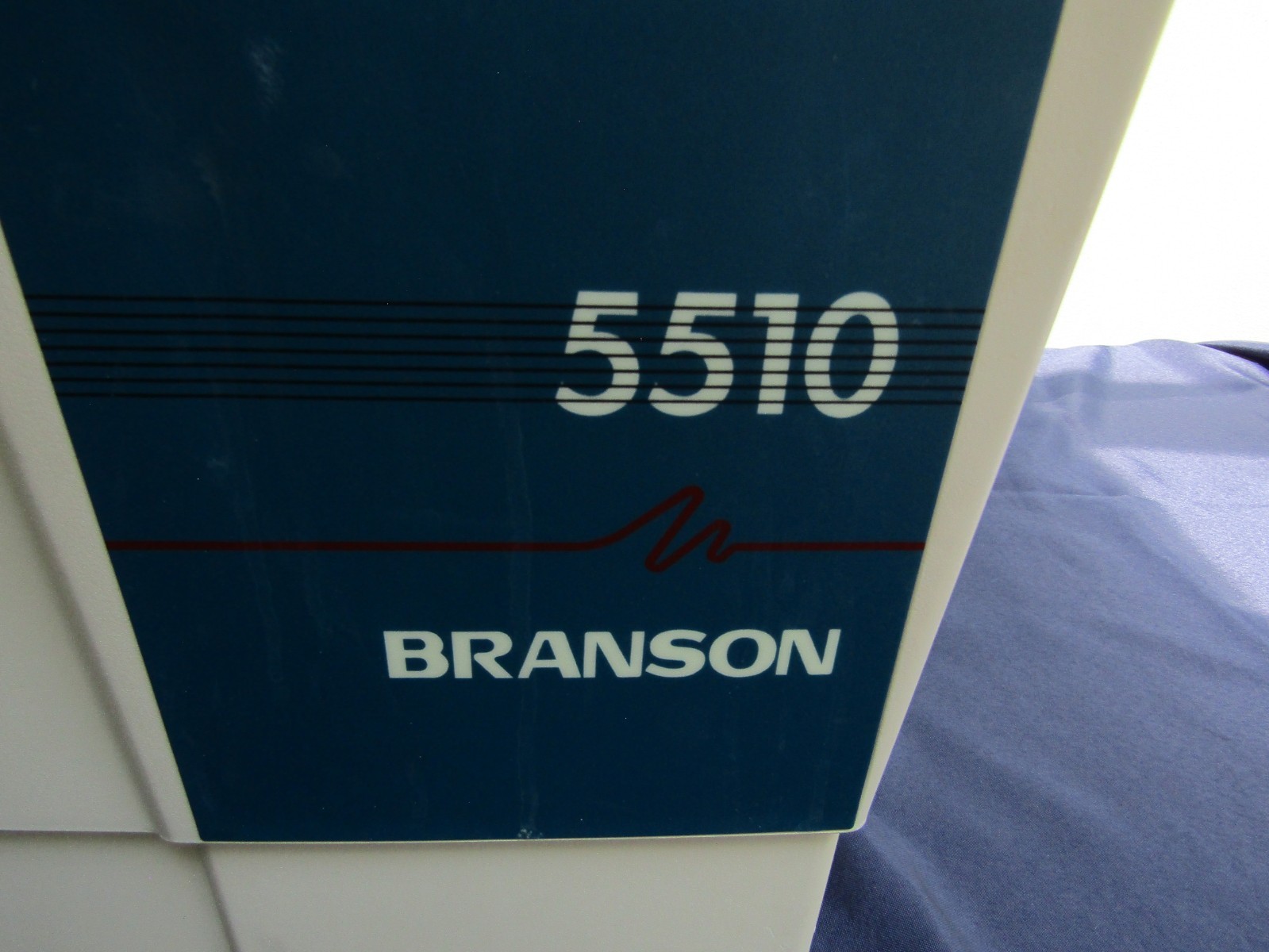 Branson Ultrasonics 5510 Ultrasonic Cleaner working but read