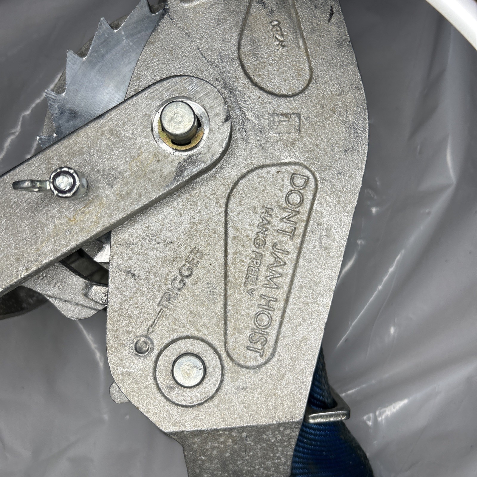 Lug-All Industrial-grade 2-ton web strap come along ratchet winch hoist