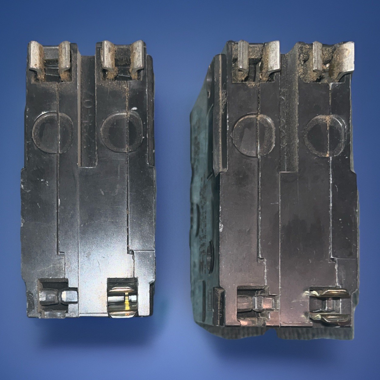 Square D QO230 Circuit Breaker 2 Pole 120/240V 30 Amp Plug In Lot Of 2 Used