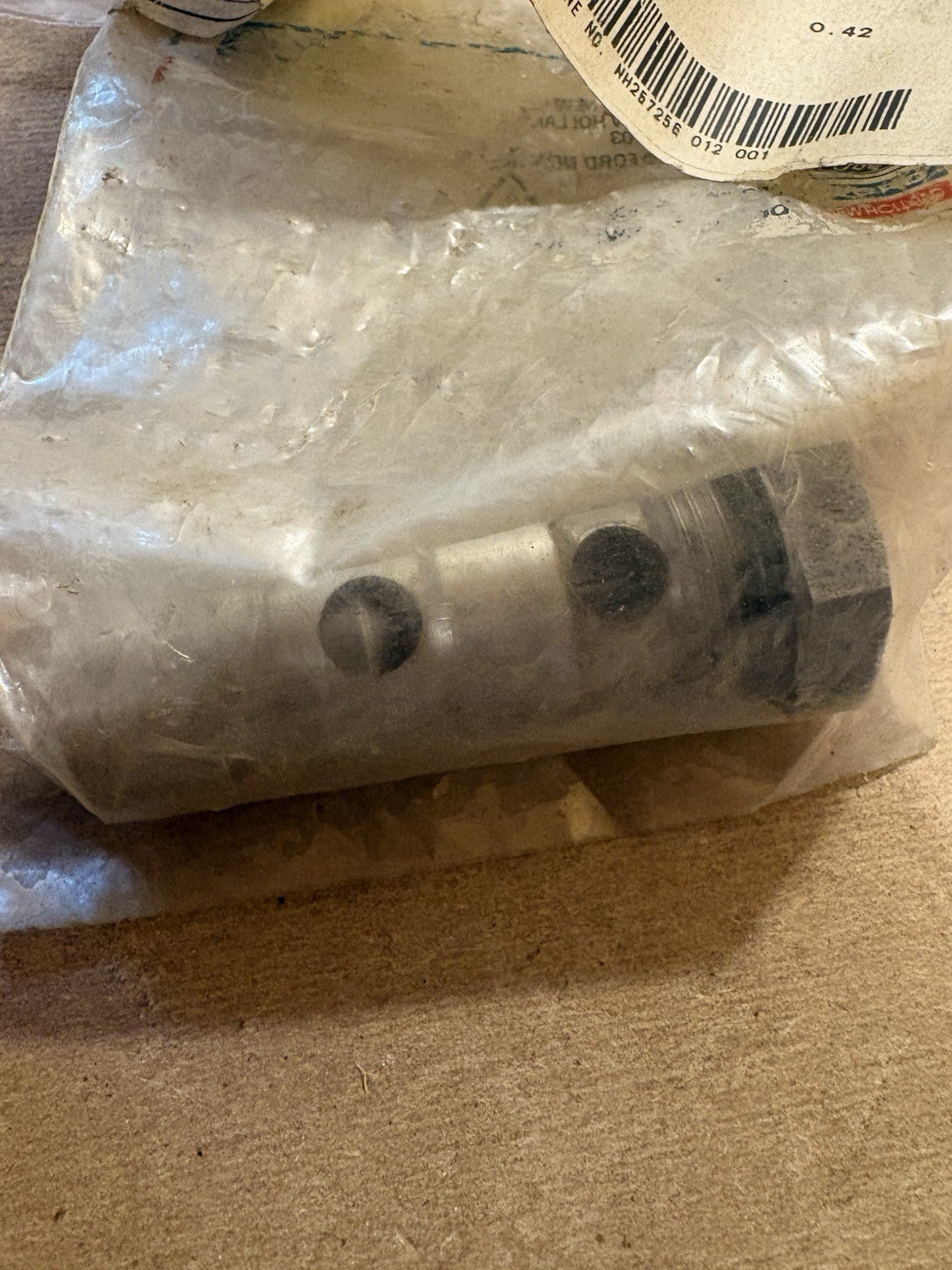 GENUINE OEM NOS NEW HOLLAND FORD 9848787 RELIEF VALVE USA DISCONTINUED [10133]