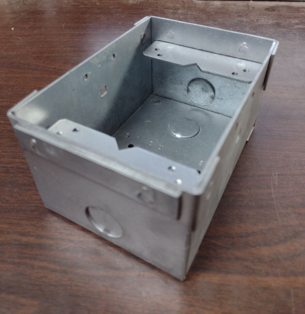 THOMAS & BETTS 61-W FLOOR BOX for wood floors SINGLE GANG STEEL NEW IN BOX