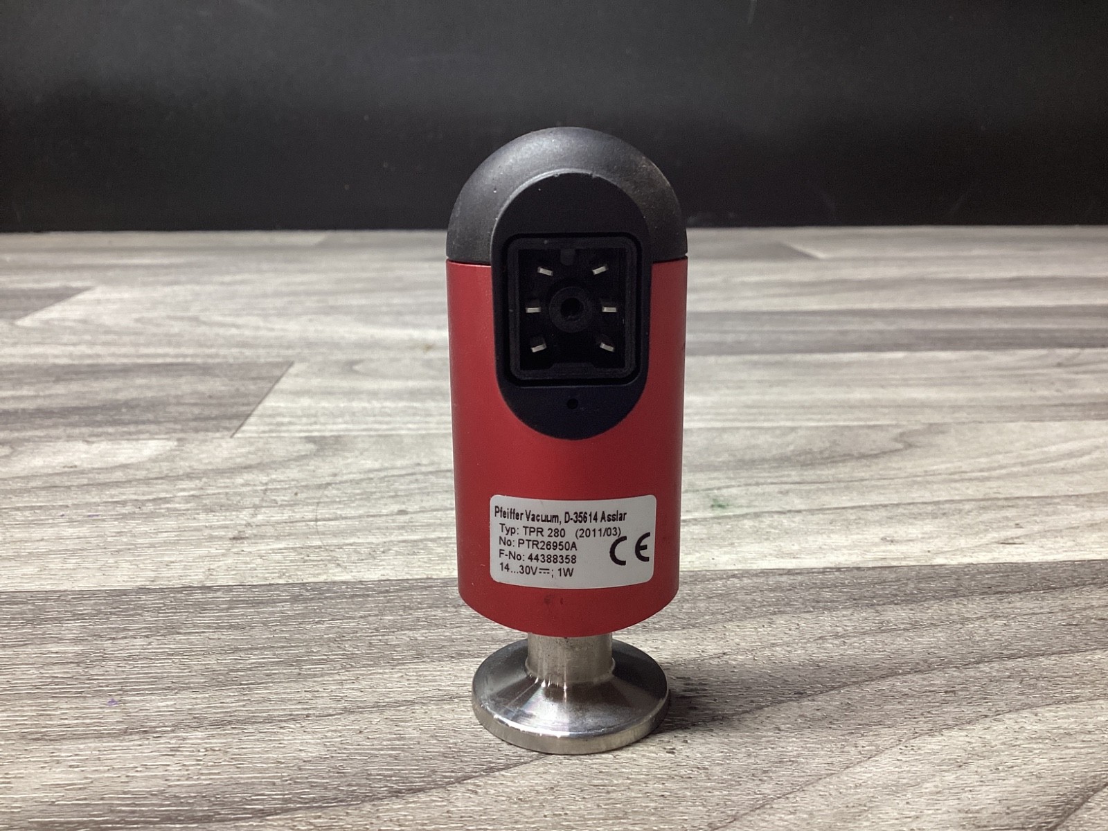 Pfeiffer Vacuum, D-35614 Assiar Type TPR 280 PTR26950A sensor #105N27*SI