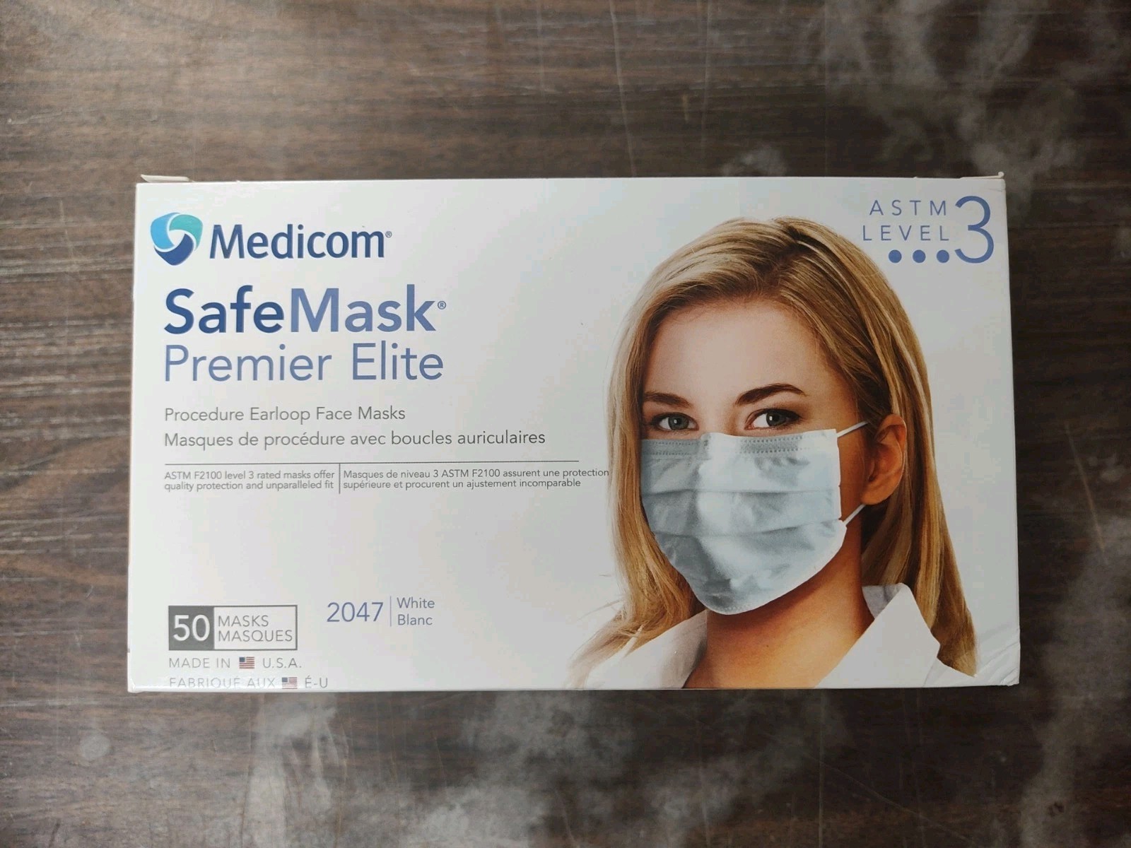 Medicom 2047 SafeMask Premier Elite Earloop Face Masks ASTM Level 3 White 50/Bx