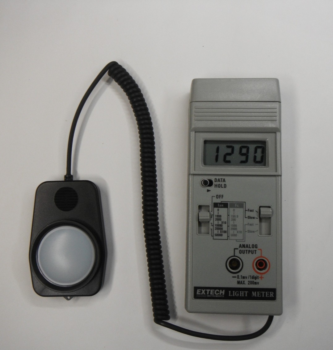 Extech 401025 Digital Light Meter, 0-5000 FC/50,000 Lux, Grey, with case