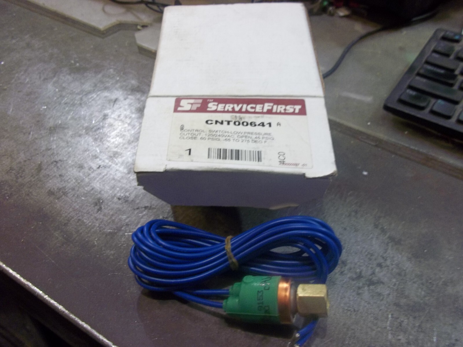 NIB SERVICEFIRST CNT00641 ACB-2UA79W LOW PRESSURE CONTROL SWITCH (MM12)