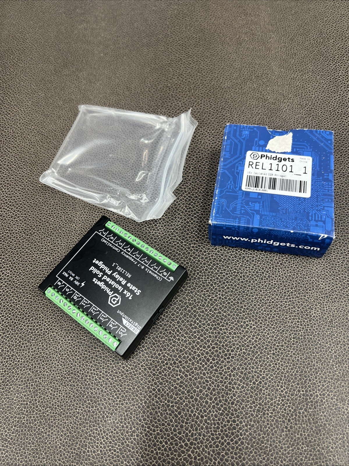 Phidgets REL1101_1 16x Isolated Solid State Relay Phidget REL1101 SSR Output 16X
