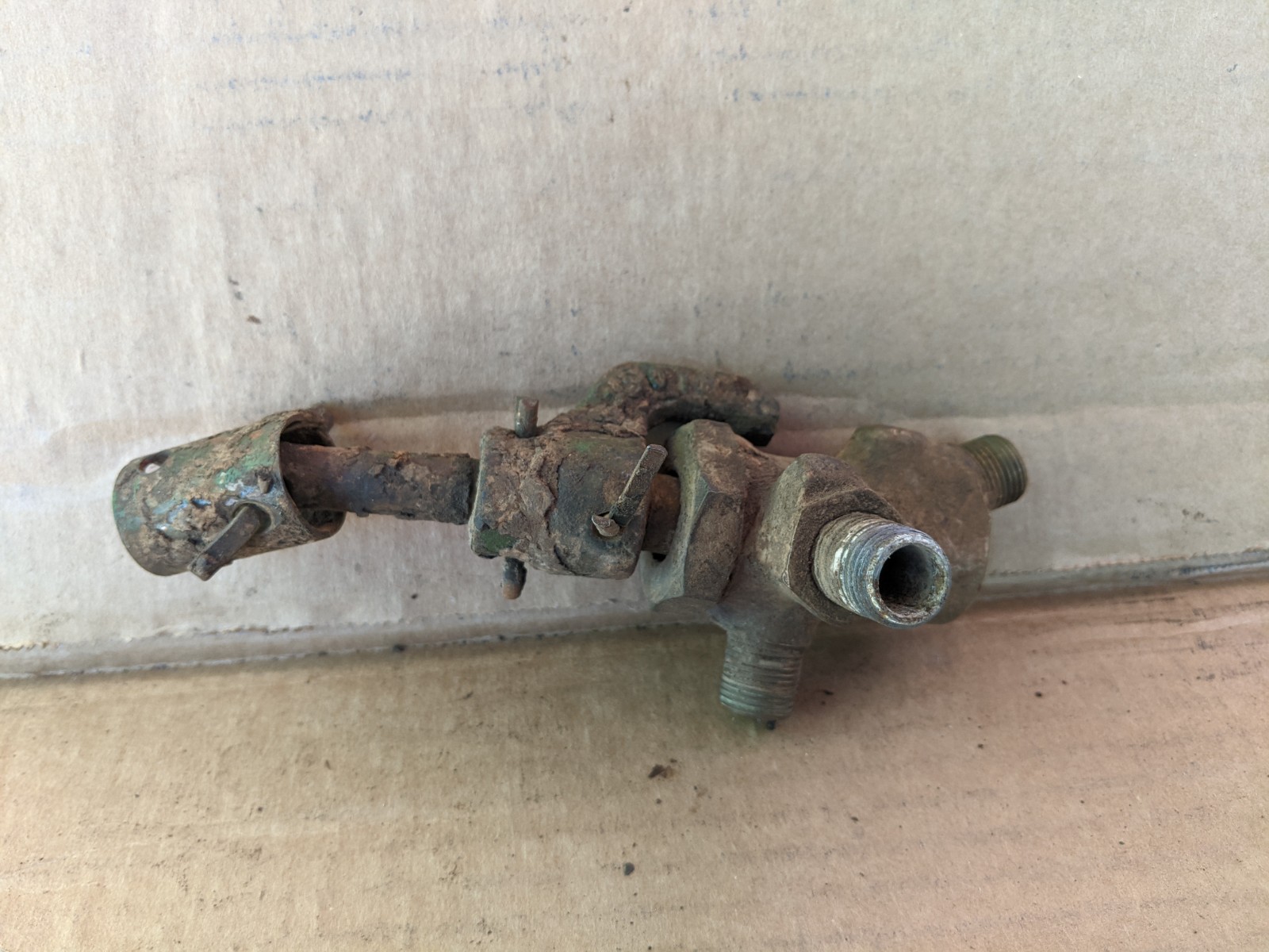 Original John Deere 3 Way Fuel Valve with Linkage A / B / G 2 cylinder tractor