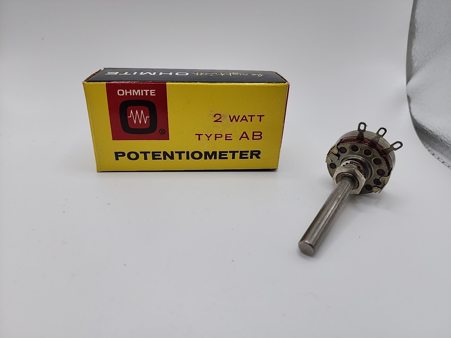 Ohmite 2 Watt Type AB Rotary Potentiometer 250,000 Ohm CU-2541 NOS