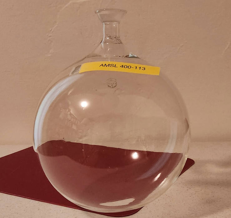 Excellent new Pyrex 5000ml spherical boiling flask, round bottom. New old stock