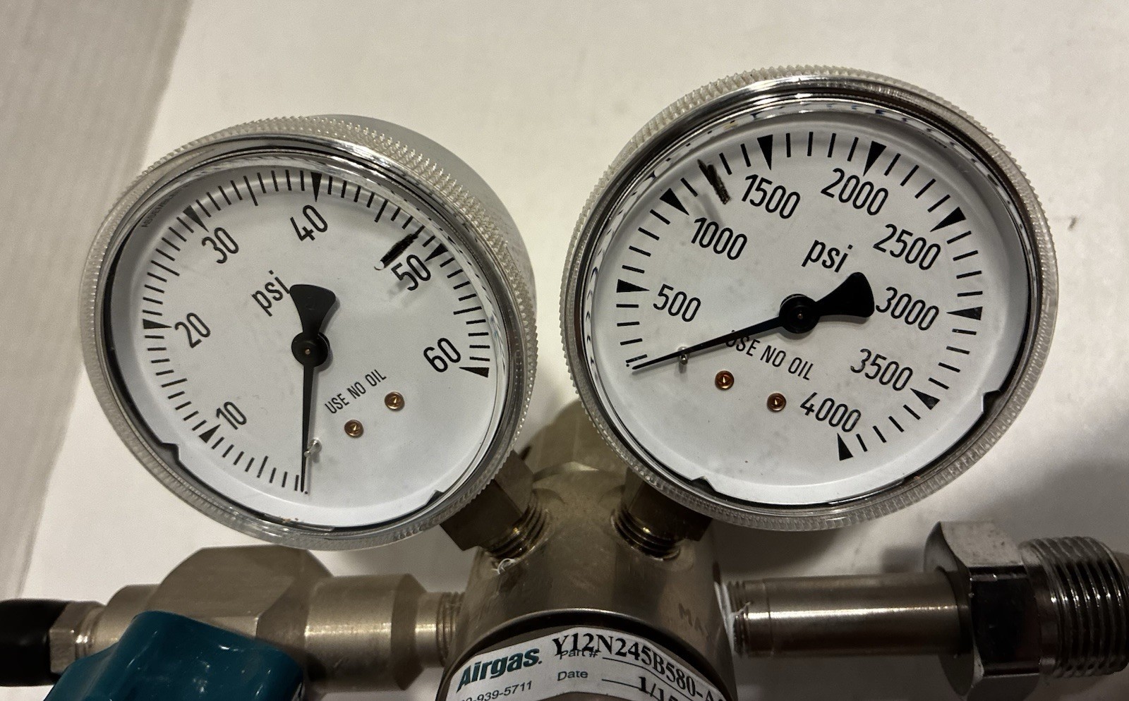 Airgas Y12-C245B580-AG High Purity Brass Two-Stage Gas Regulator-rare
