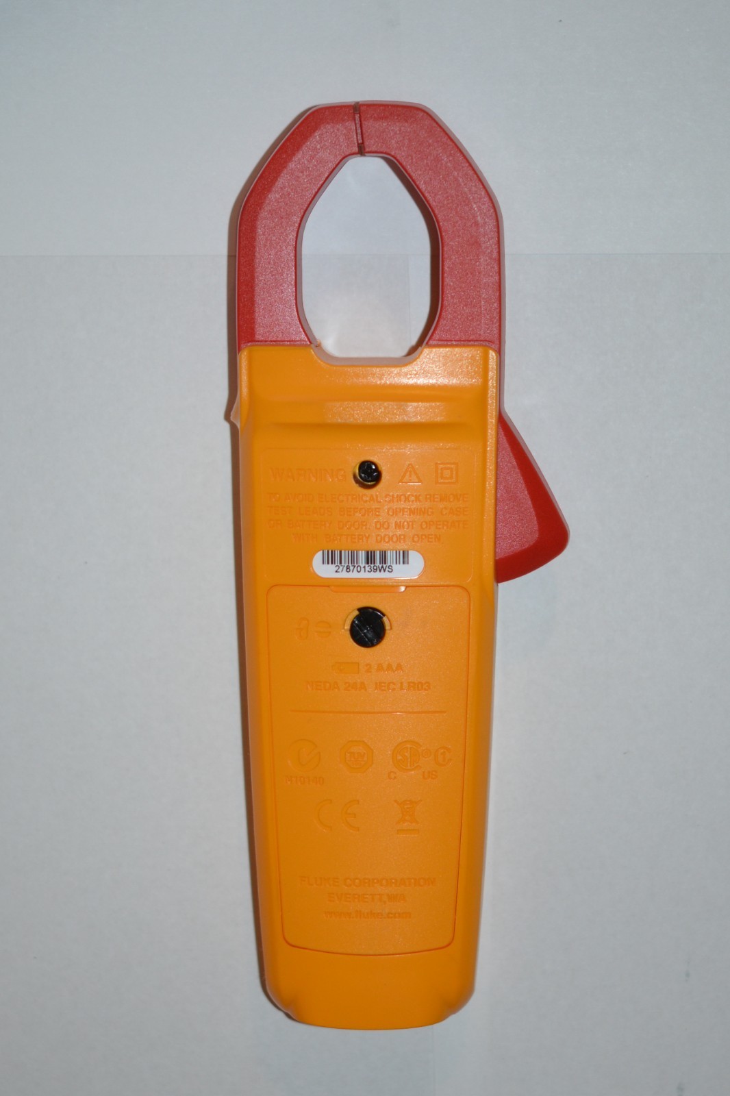 Fluke 323 True-RMS Digital Clamp Meter, 600V AC & DC Voltage With Caring Case