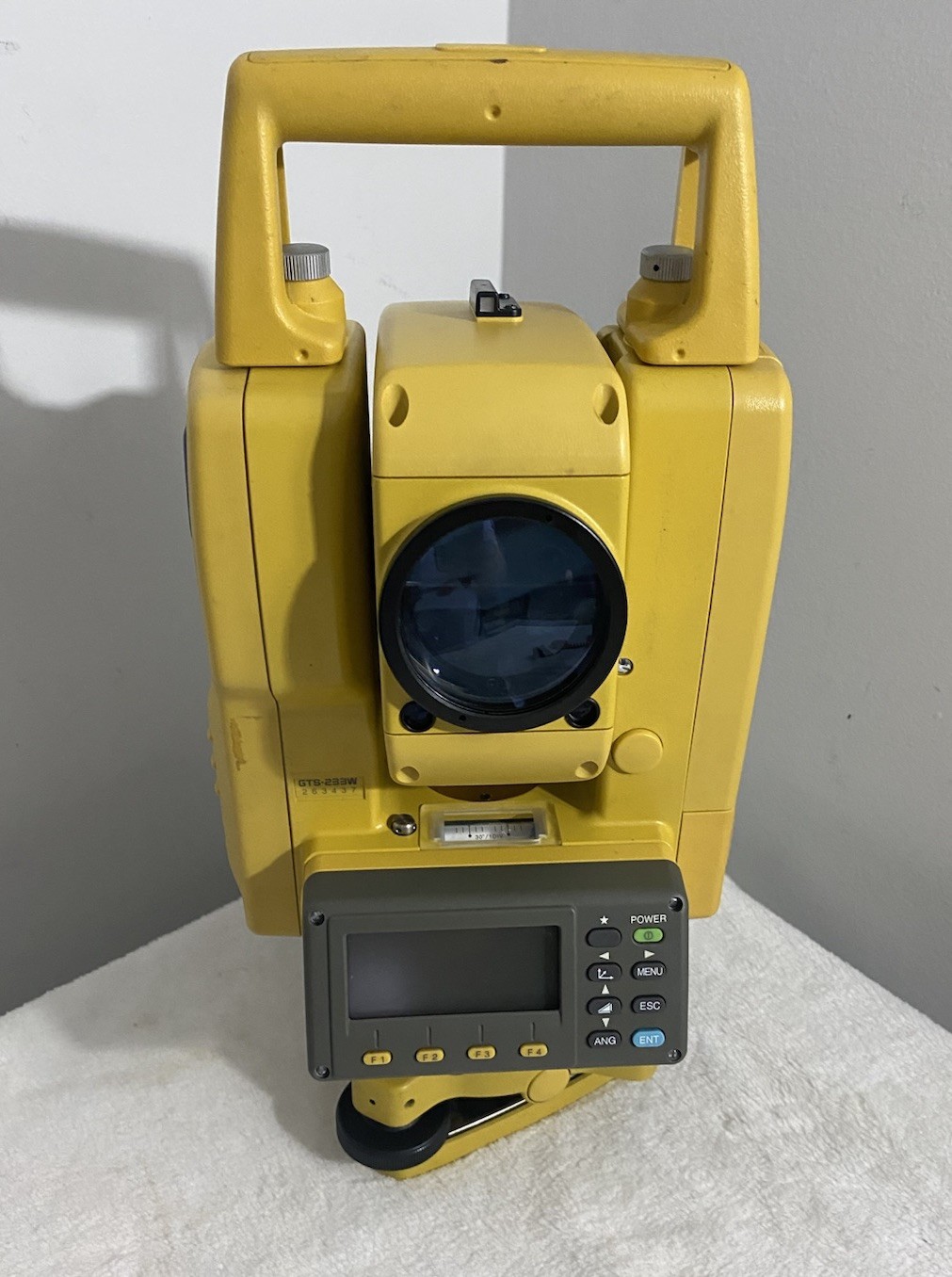 TOPCON GTS-233W ( GTS-230W Series) 3” Electronic Total Station W/ Case & Charger