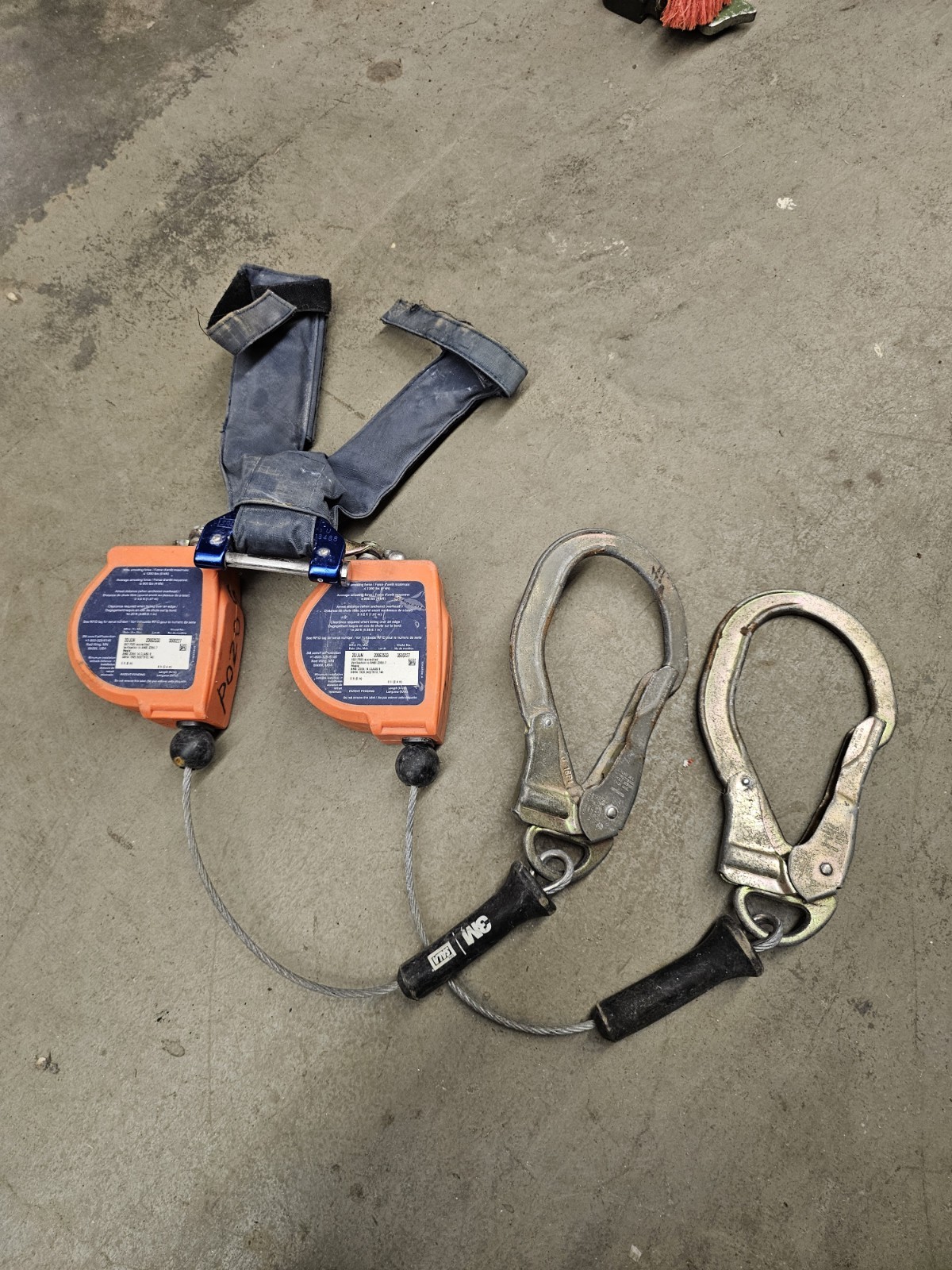 3M DBI-SALA NANO-LOK EDGE DUAL 8′ RETRACTABLE CABLE LANYARDS 3500227