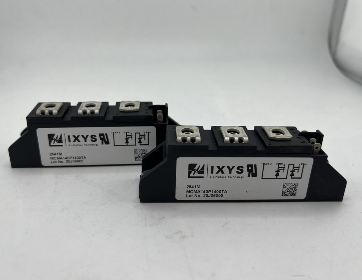LOT OF 2 IXYS THYRISTOR POWER SCR MODULE MCMA140P1400TA 2541M 1.6KV 220A-240AA