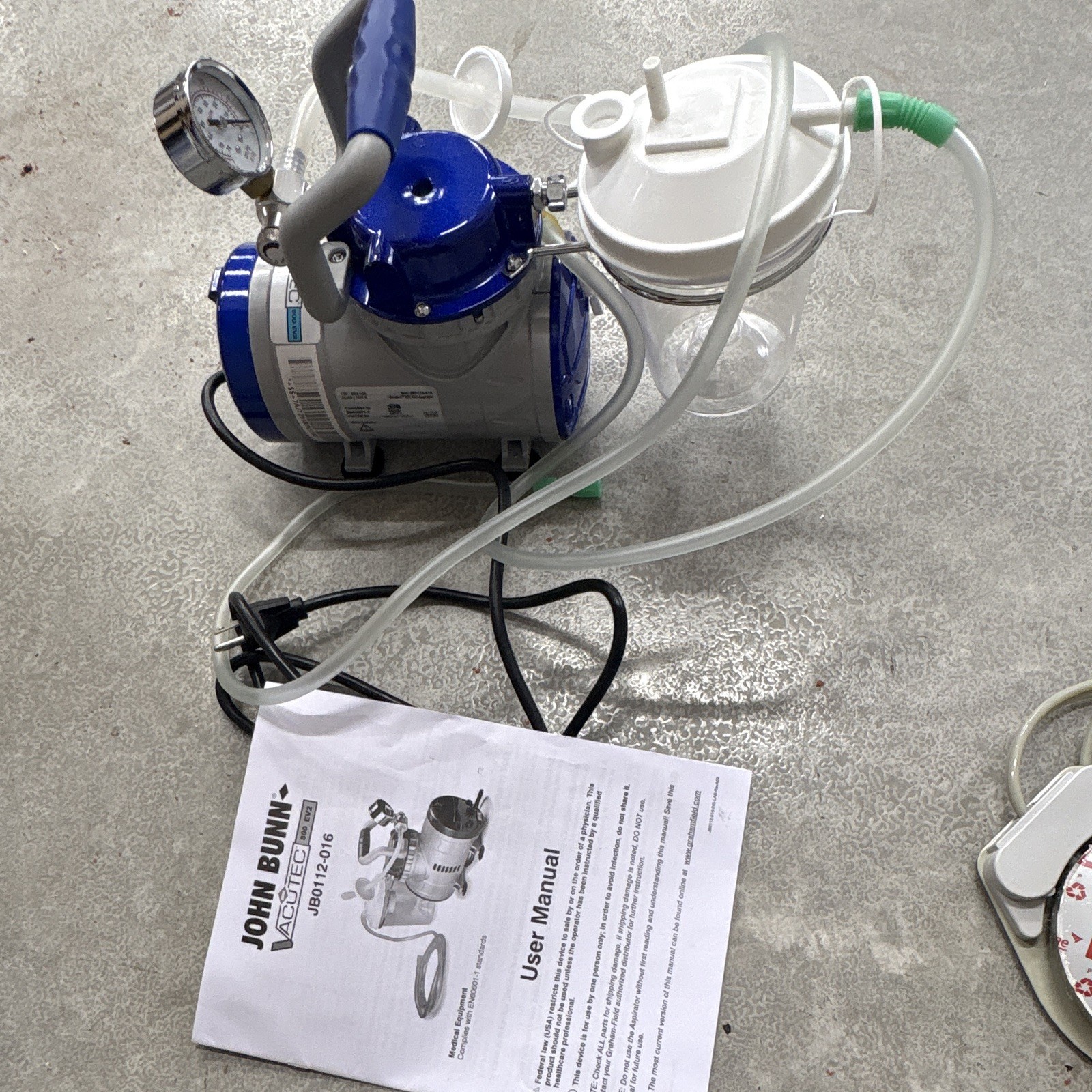 John Bunn VacuTec 800 EV2 Portable Surgical Suction Pump & portable dental unit