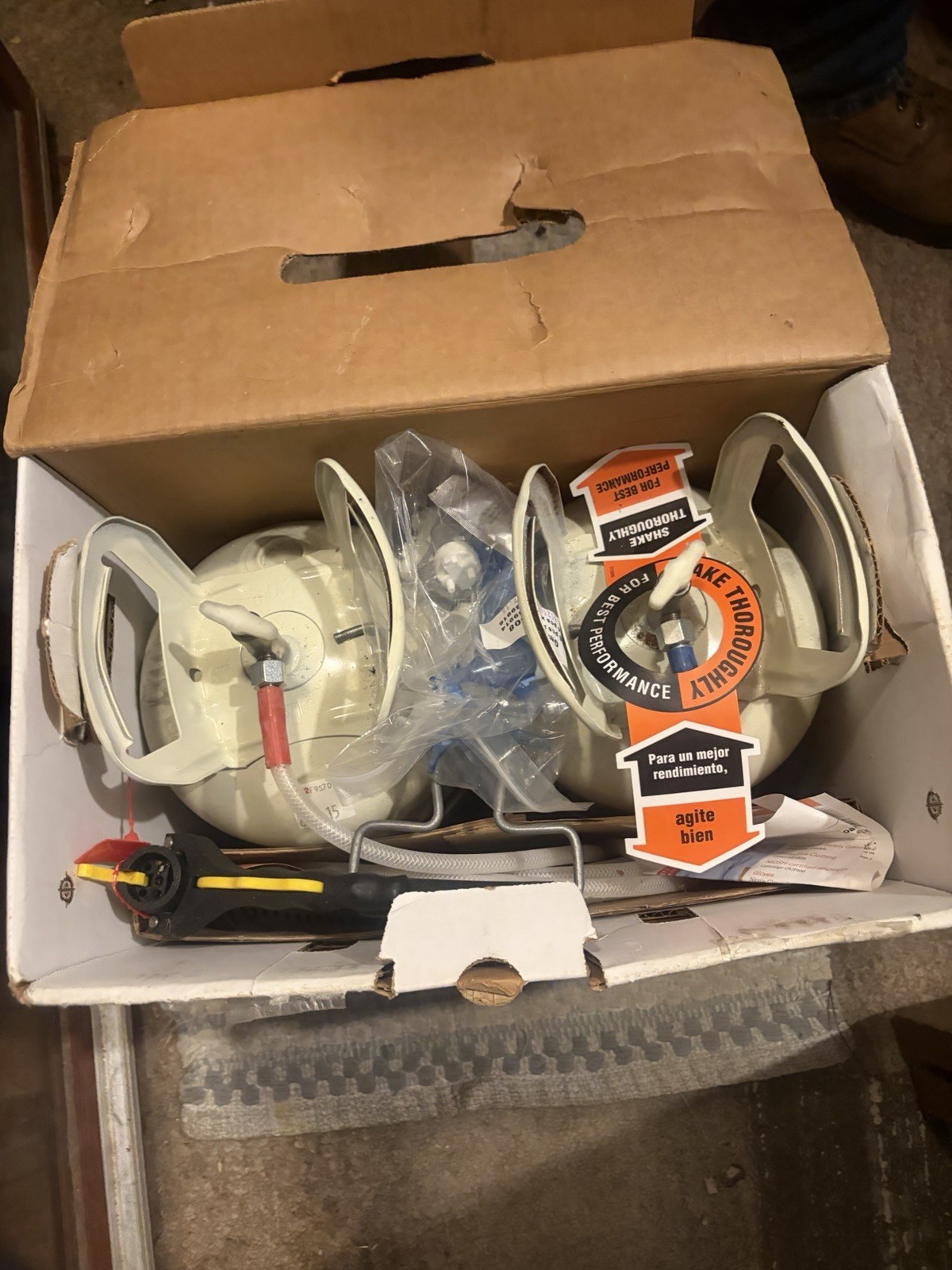 Handi-Foam, Expanding Spray Foam insulation Kit (Low GWP) 200 BF, Free Shipping!