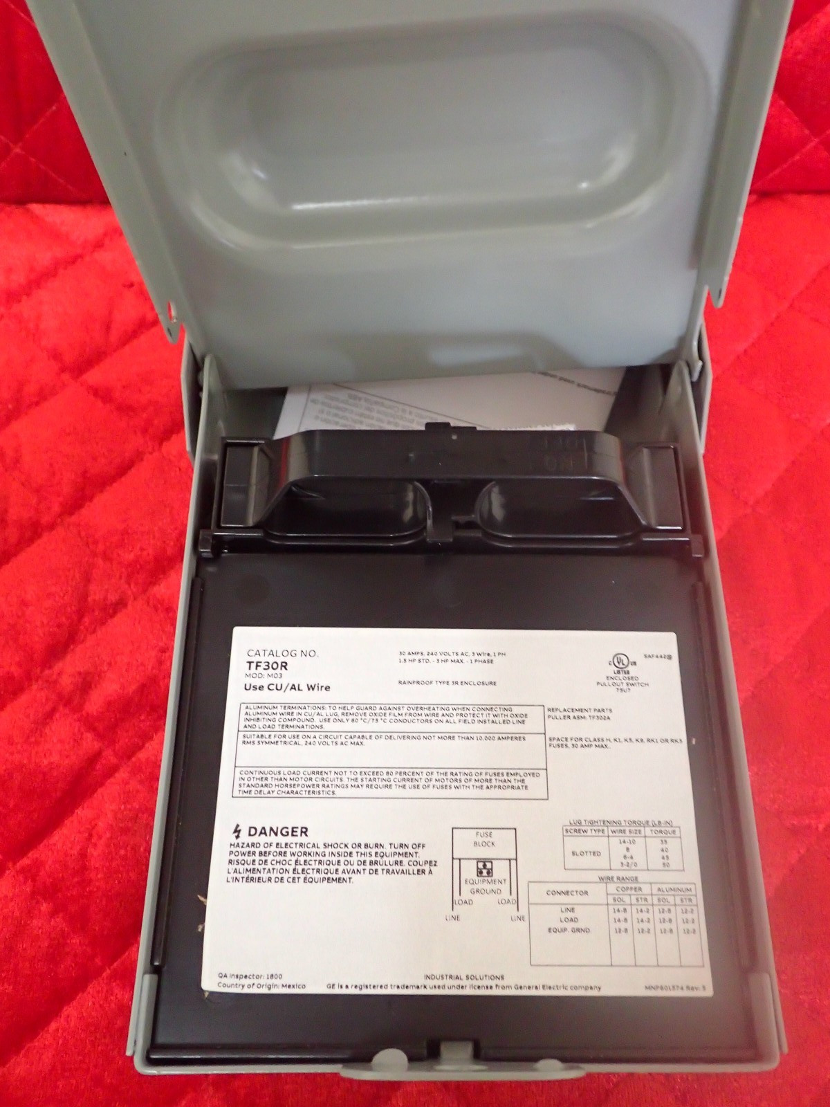 GE 30-Amp 120/240-Volt Fused Air Conditioner – Disconnect – TF30RCP (OB)
