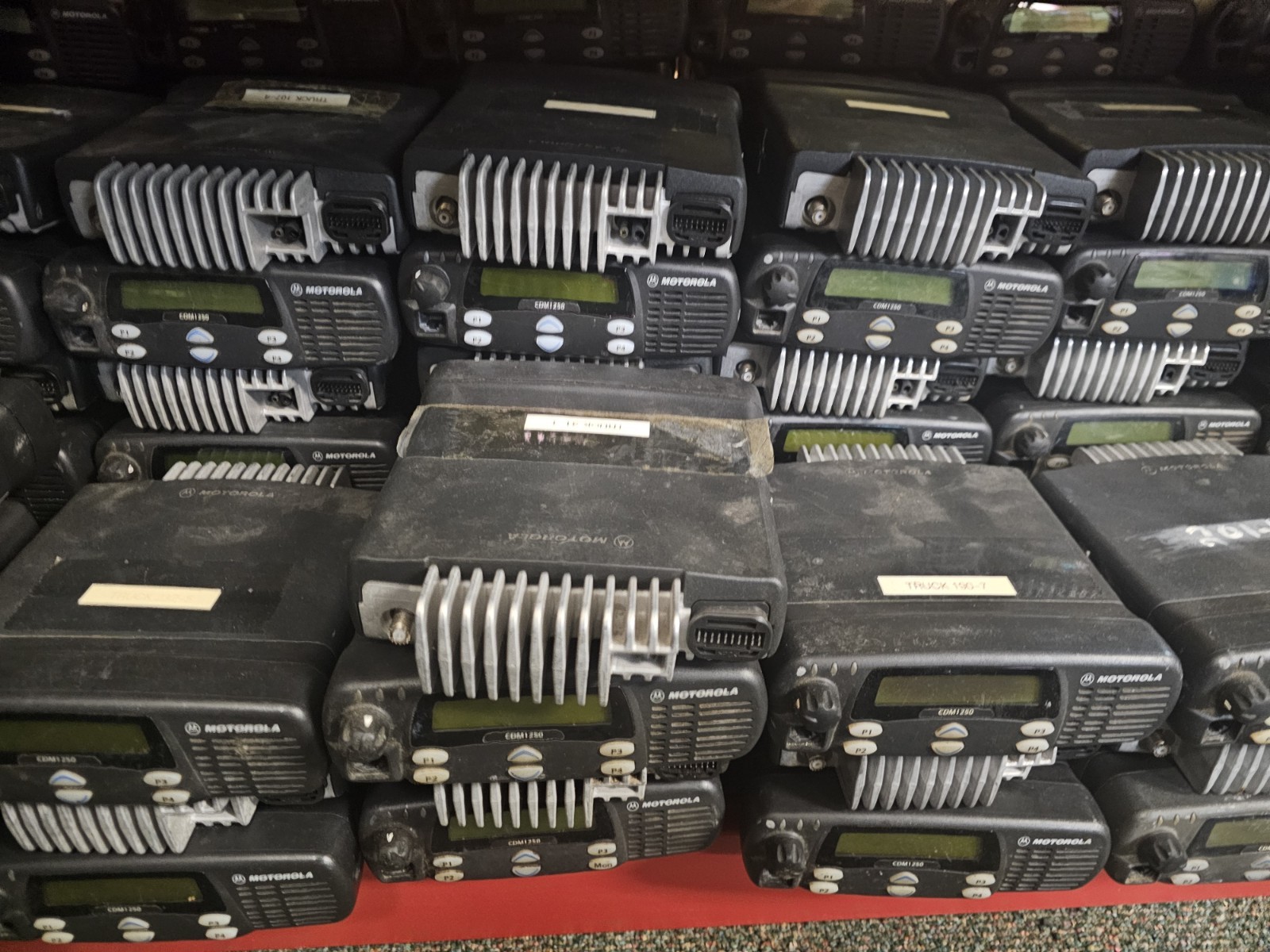 Lot of 100 Motorola CDM1250 136-174 MHz VHF 45W Two Way Radio AAM25KKD9AA2AN