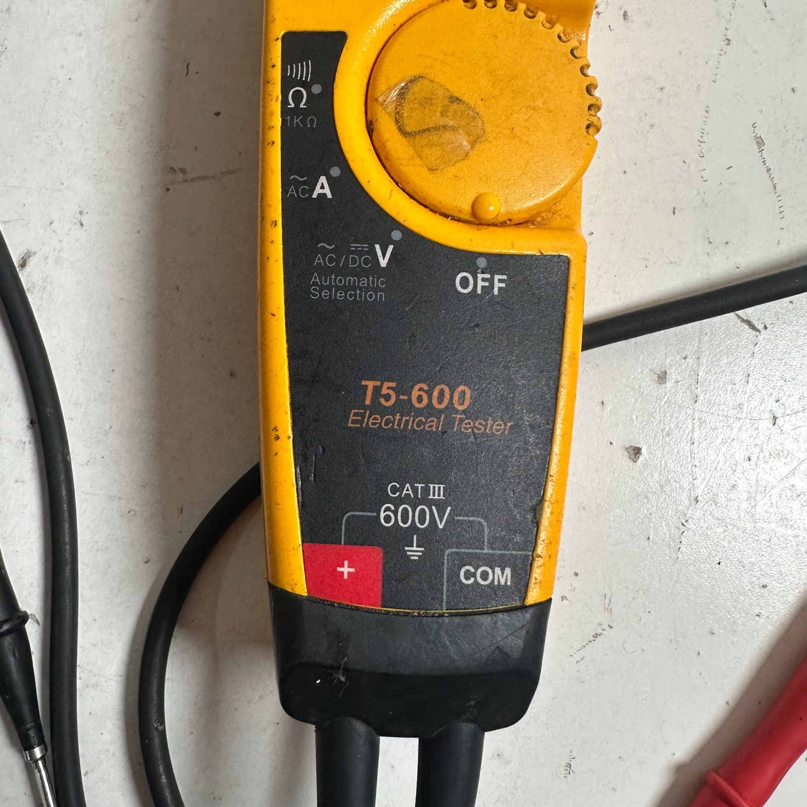 Fluke T5-600 Yellow 600 Voltage Meter Continuity Current Electrical Tester