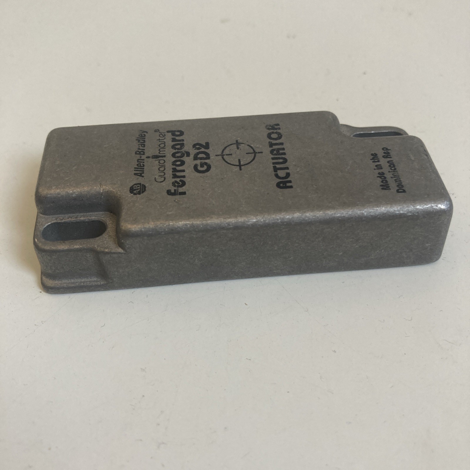 ALLEN BRADLEY GUARD MASTER FERROGARD GD2 ACTUATOR made in Dominican Republic