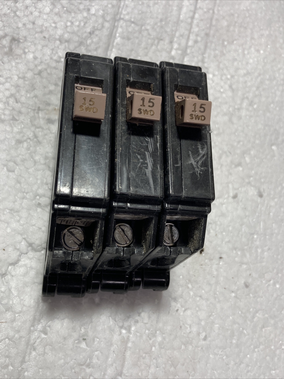 CH115 Cutler-Hammer Type CH Circuit Breaker 1 Pole 15 Amp 120V PLASTIC FOOT