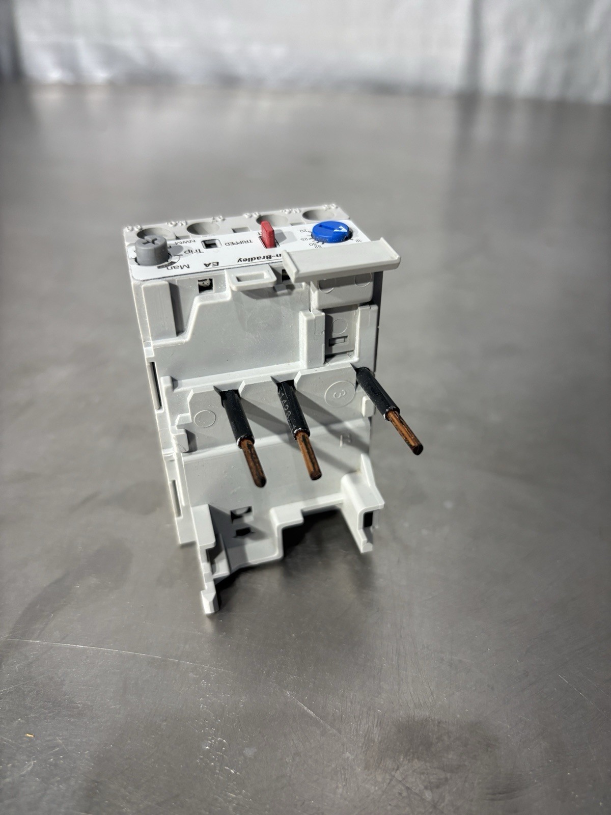 Allen-Bradley Thermal Overload Relay 193-EA1GB 12-32A 3-Ph