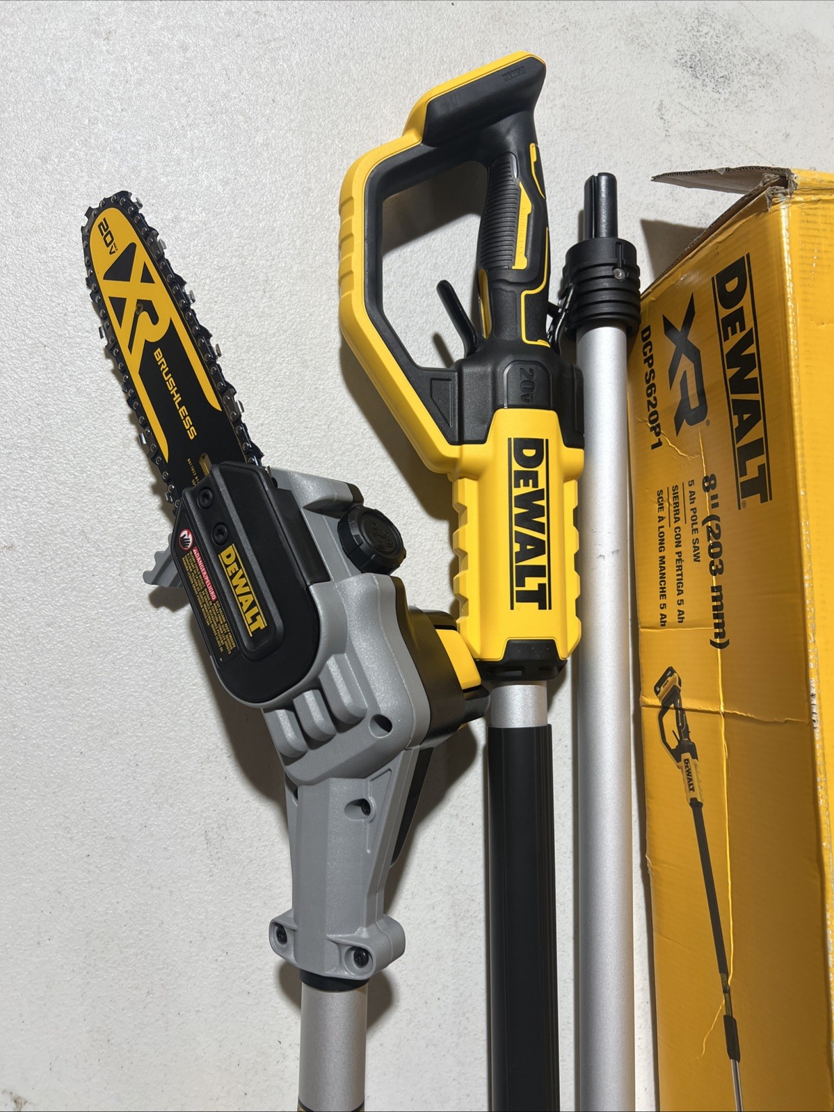 DeWalt 20V XR MAX 8 inch Cordless Pole Saw Kit – DCPS620P1