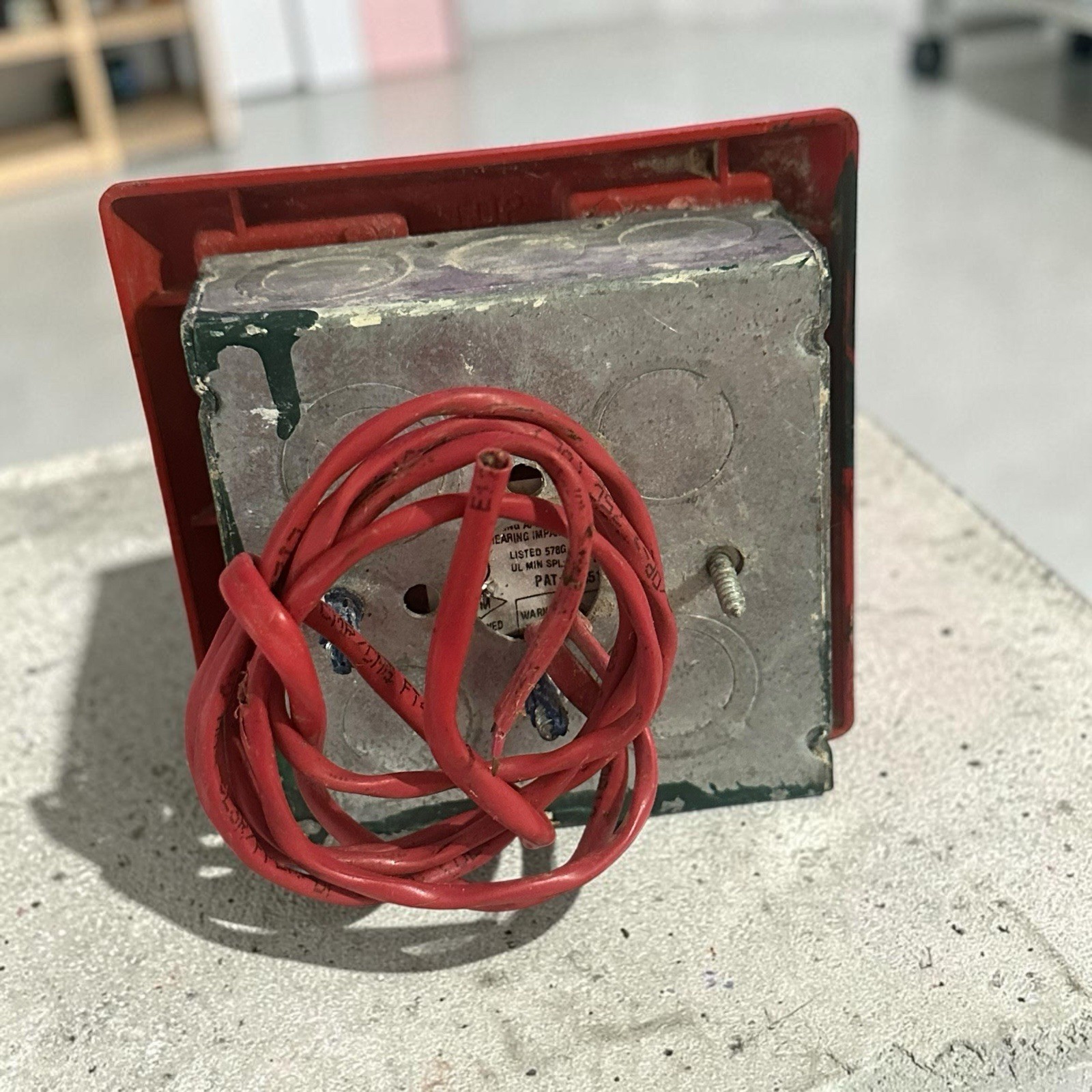 Wheelock MT-24-SLM Fire Alarm Horn Strobe 20-31VDC 15cd Red Wall Mount *READ*