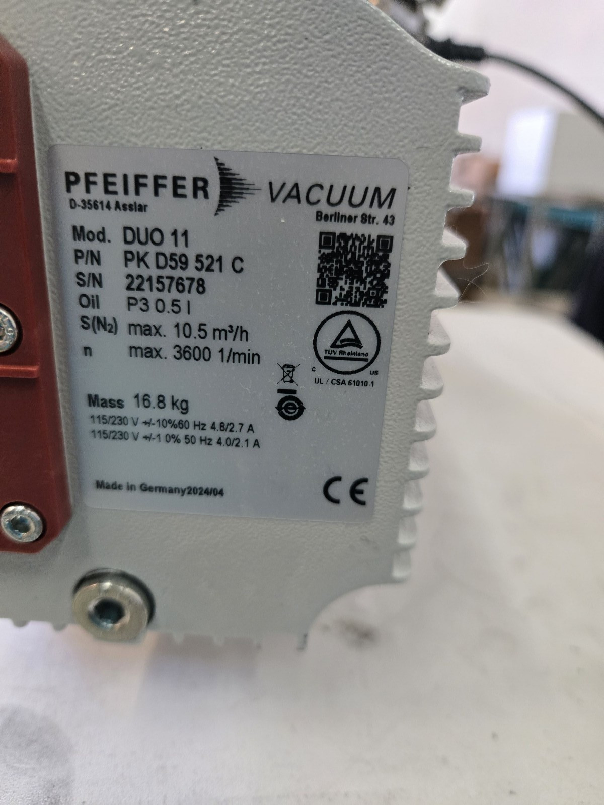 PFEIFFER VACUUM DUO 11