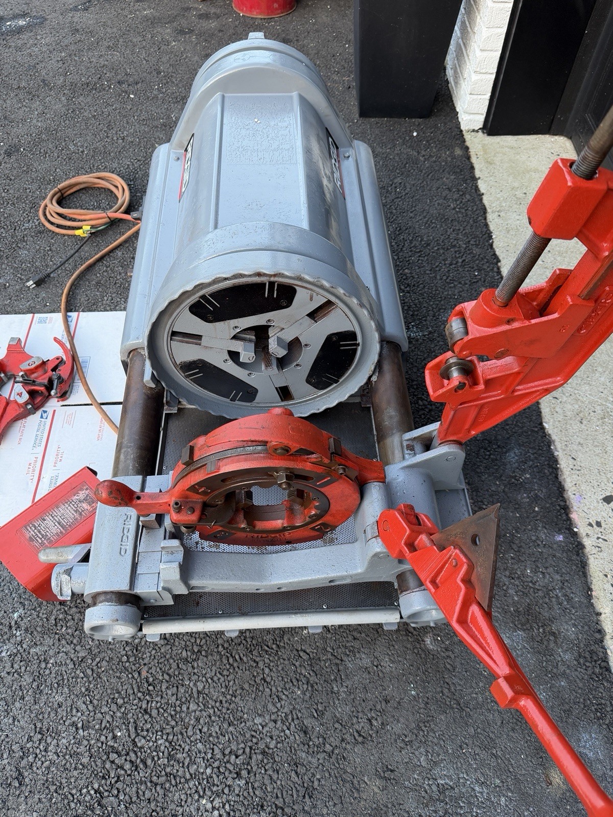 Ridgid 1224 Pipe Threading Machine 1-2 To 4” Pipe Self Oiling Self Opening Great