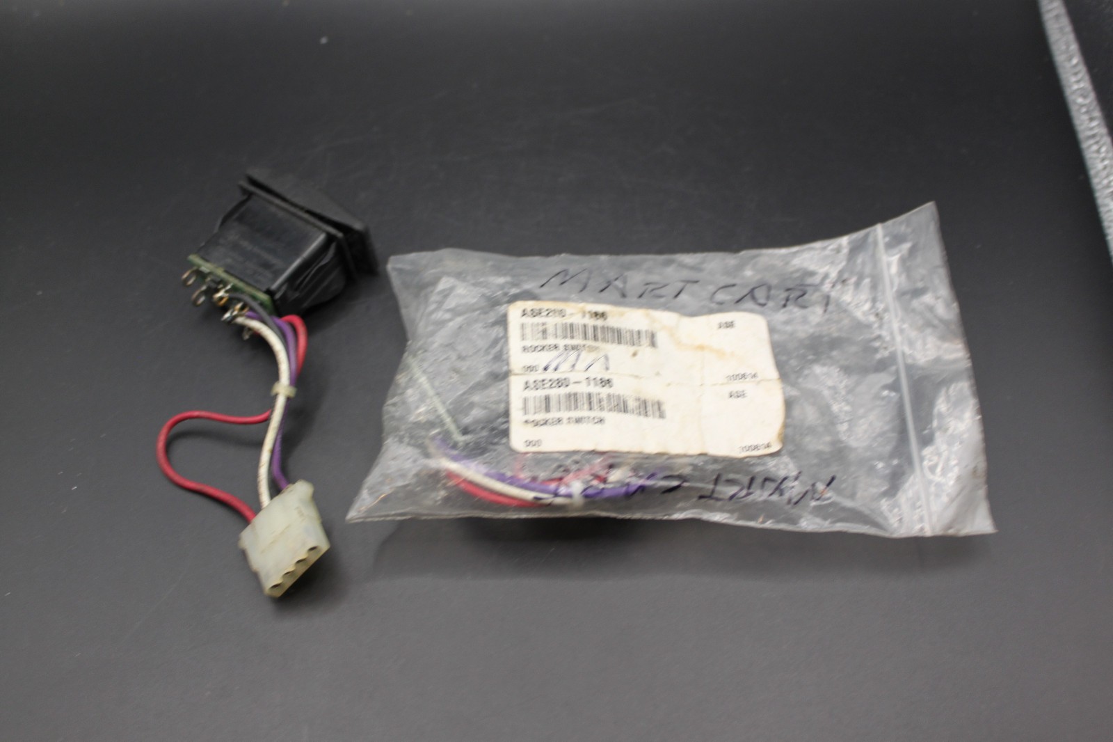Lot of 2 Carling Illuminated Rocker Switch 28VDC Harness Mart Cart Style