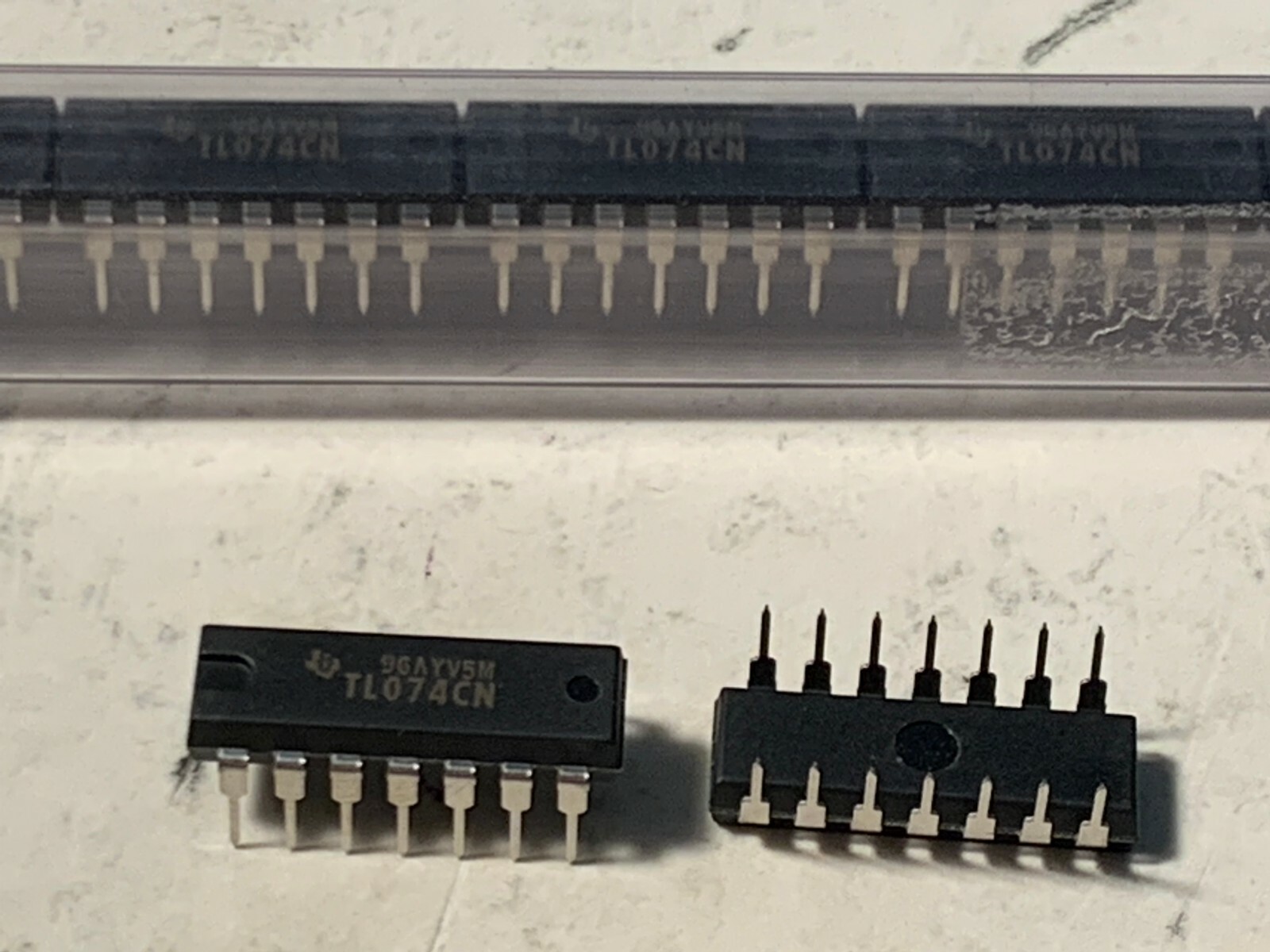 TI IC -TL074CN- Low Noise JFET Quad Op-Amp – DIP-14.