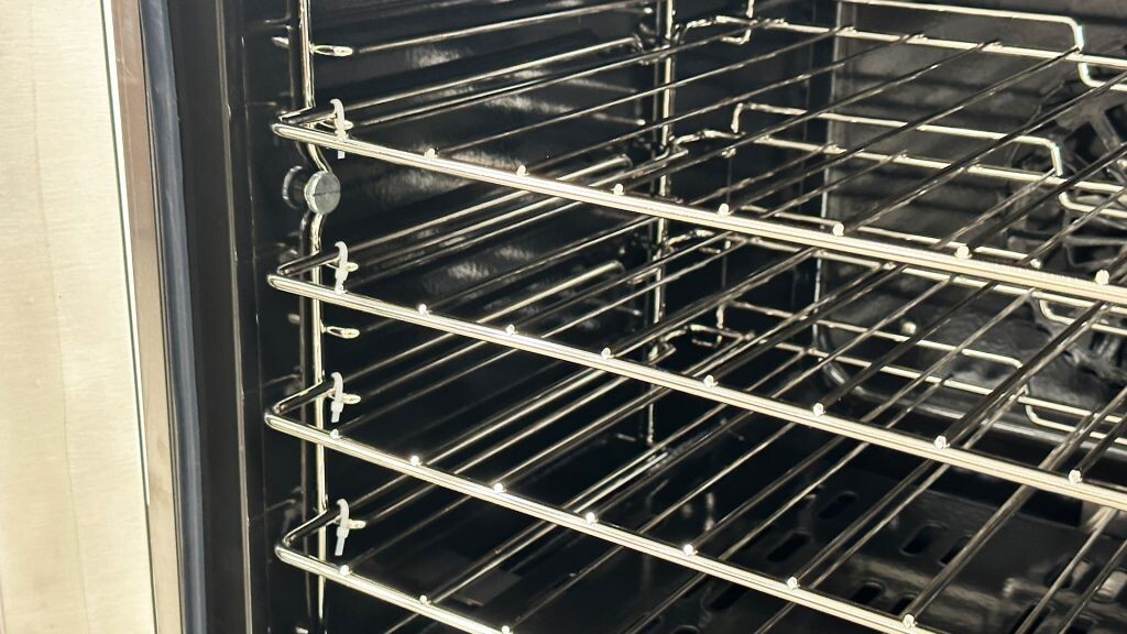 NEW 4 Shelf Smart Convection Oven w Cook and Hold 2.85KW 208/240 60Hz 1PH NSF