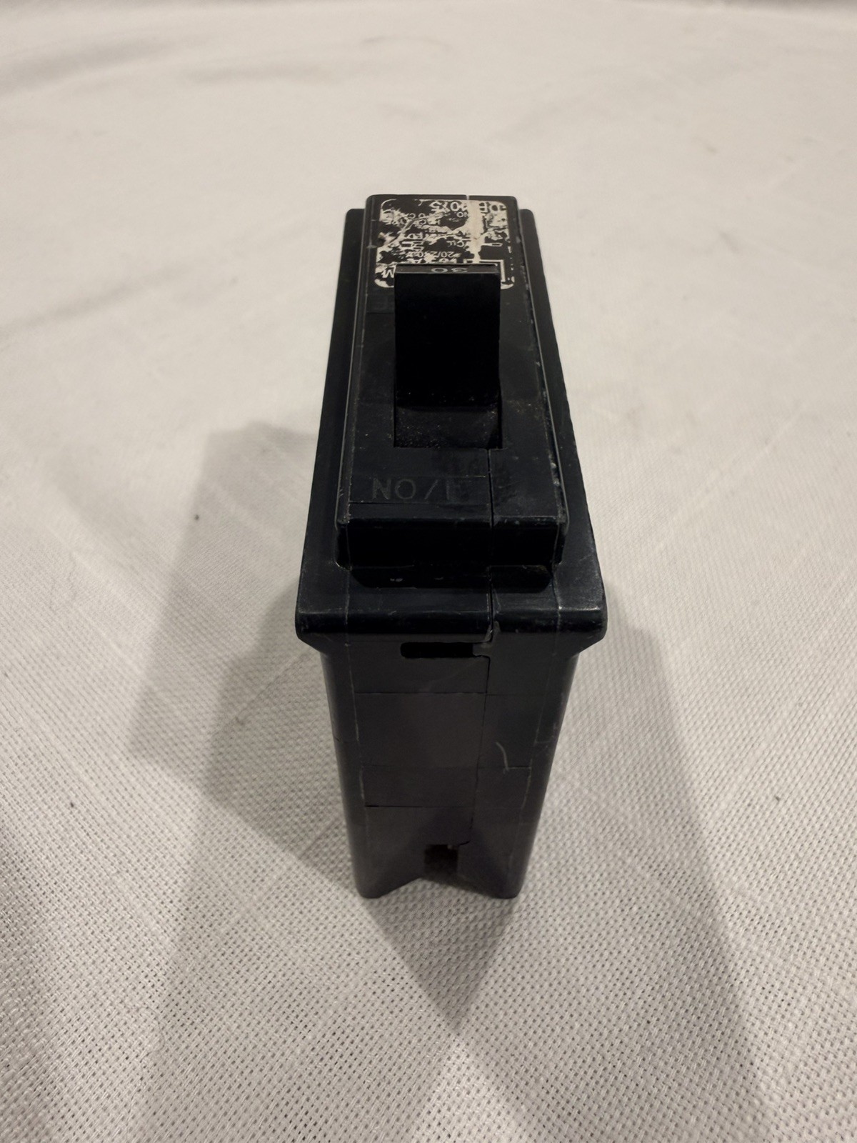 Square D 30-Amp Single-Pole Circuit Breaker (HOM130CP) preowned