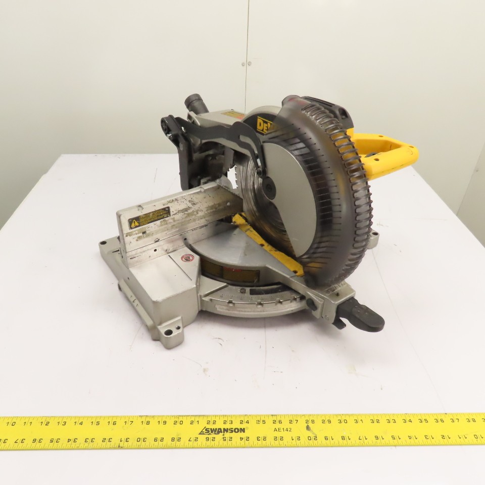 DeWalt DW715 12″ Single-Bevel Compound Miter Saw 120VAC 15A 4000RPM