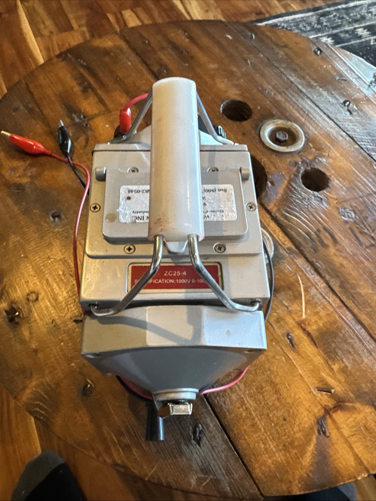 UEI INSULATION RESISTANCE TESTER CHiNT ZC25-4 1000V 0-1000MΩ Great Condition