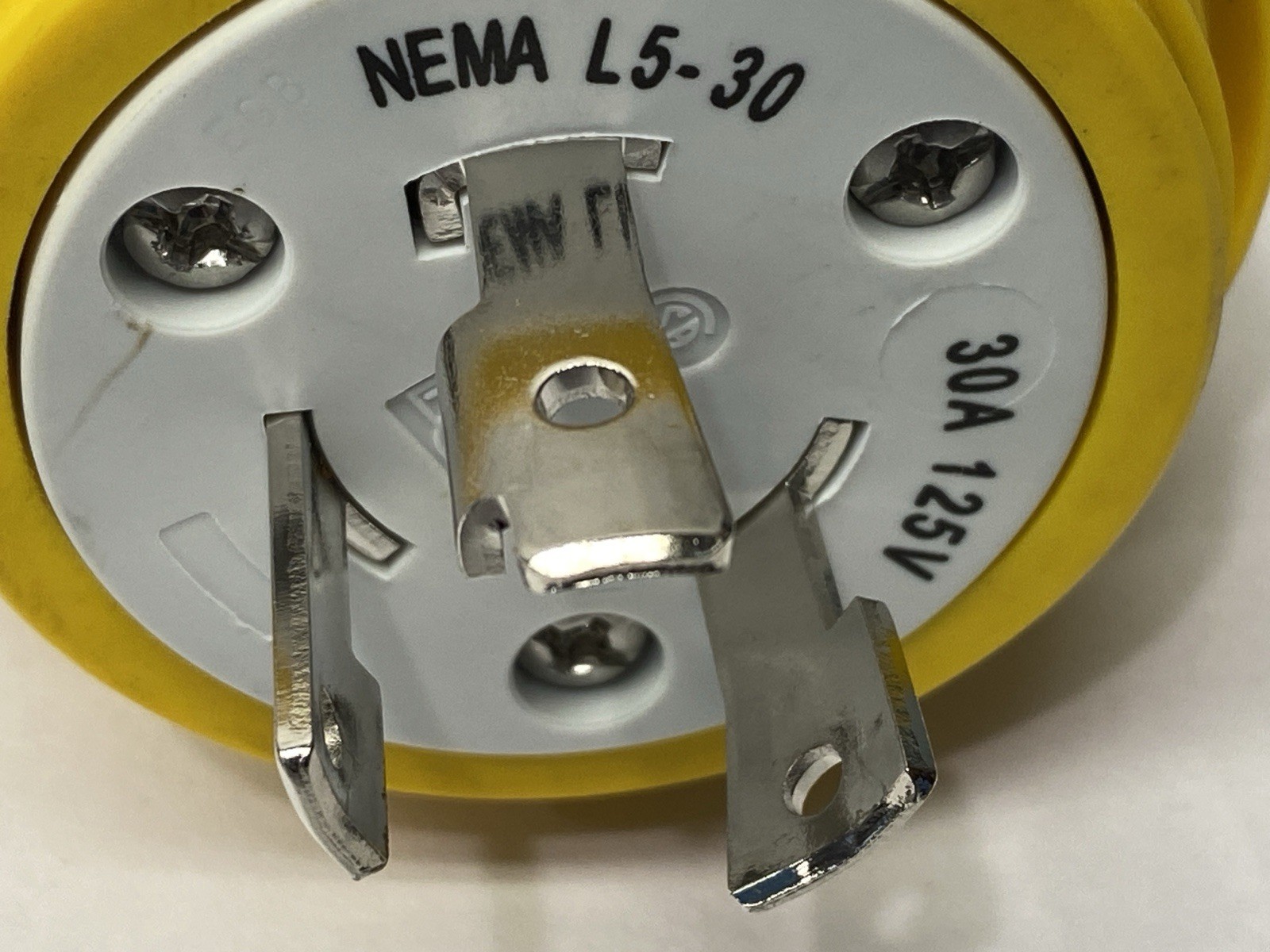 Hubbell HBL28W47 Watertight Twist-Lock Plug Yellow L5-30P 30A 125V