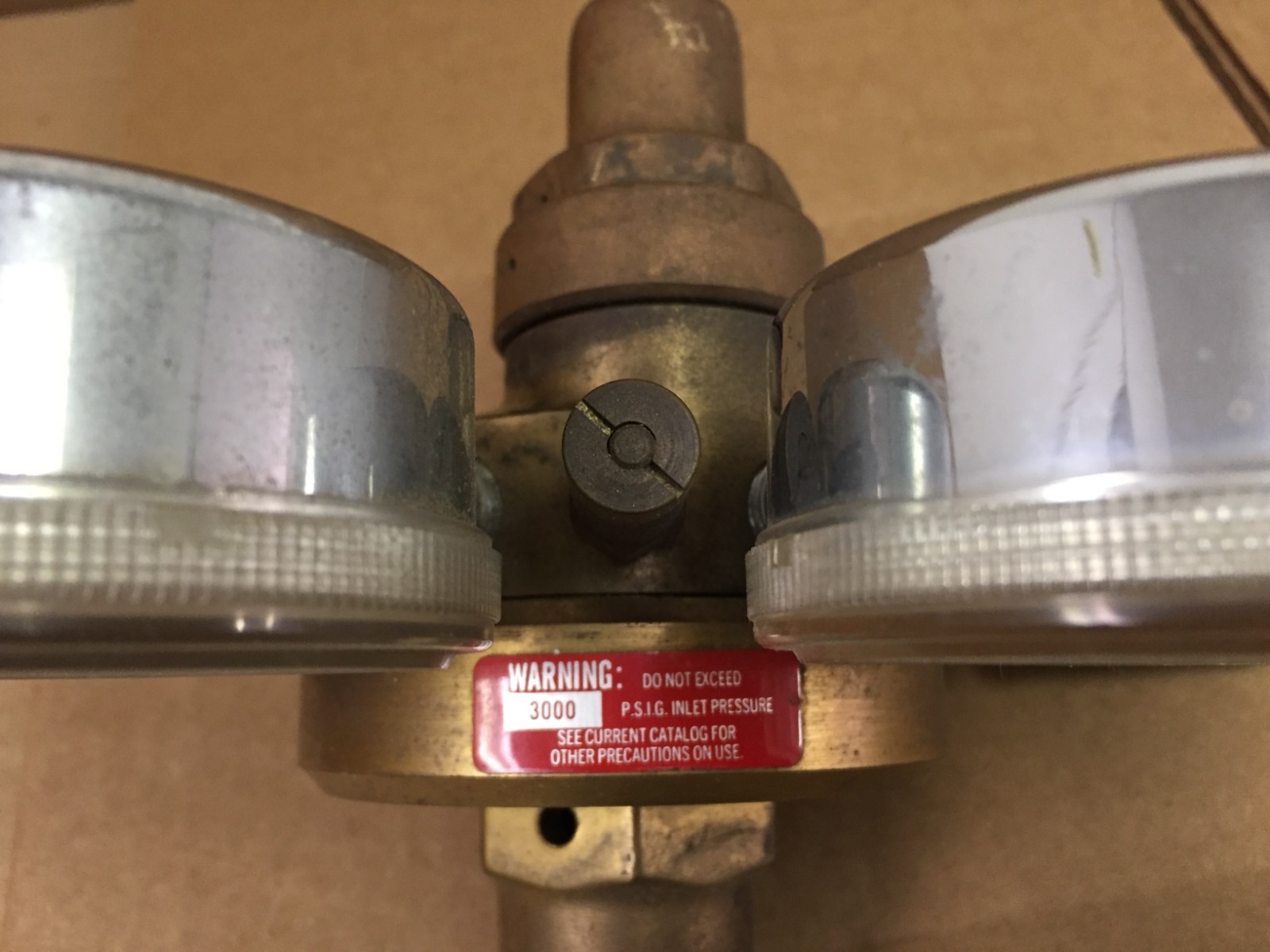 Matheson 9-590 Gas Pressure Regulator 3000 PSI w/ 63-3142 & 63-3133 Gauges