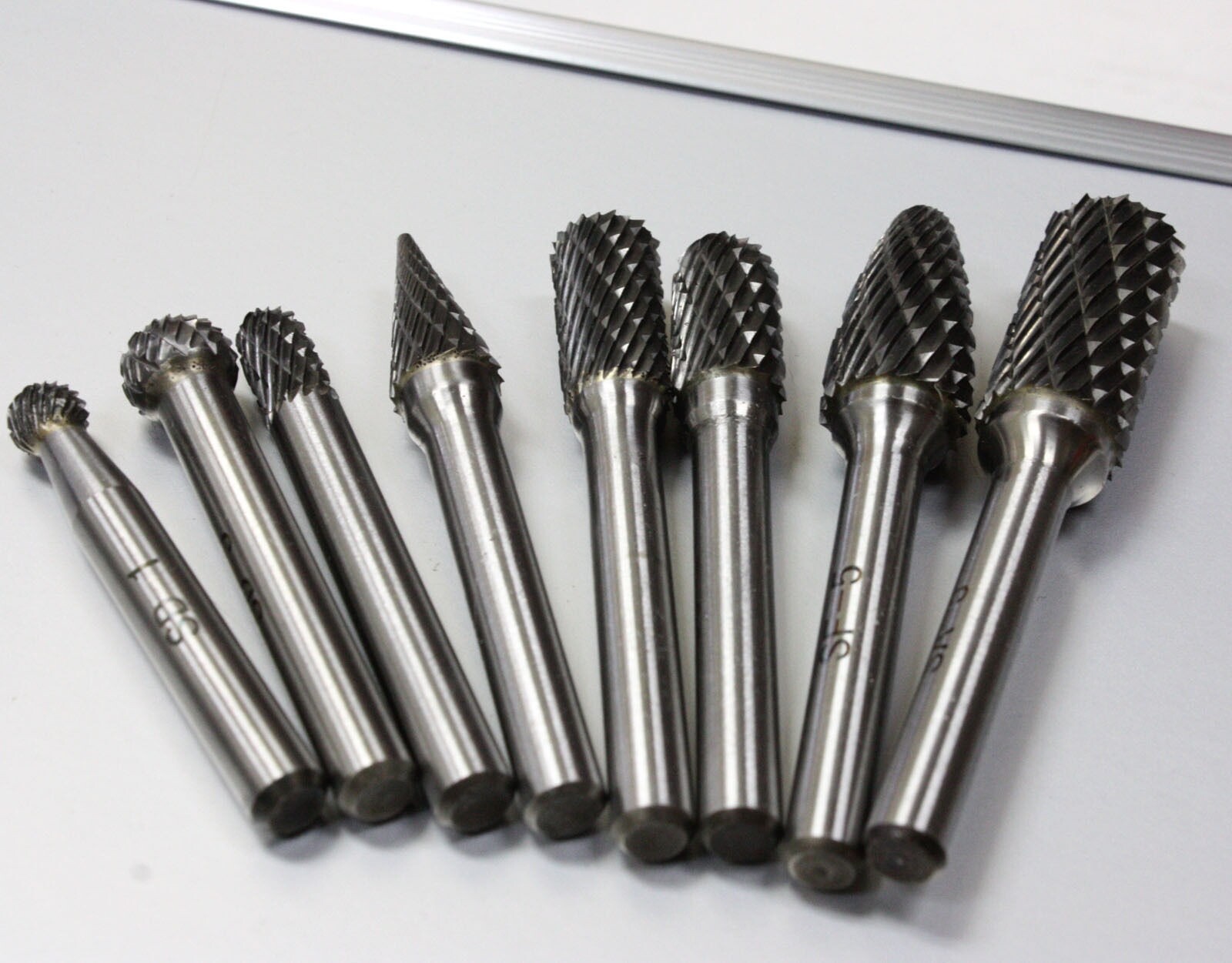 8pcs Double Cut Carbide Rotary Burr Set With Aluminum Case 1/4″ Shank